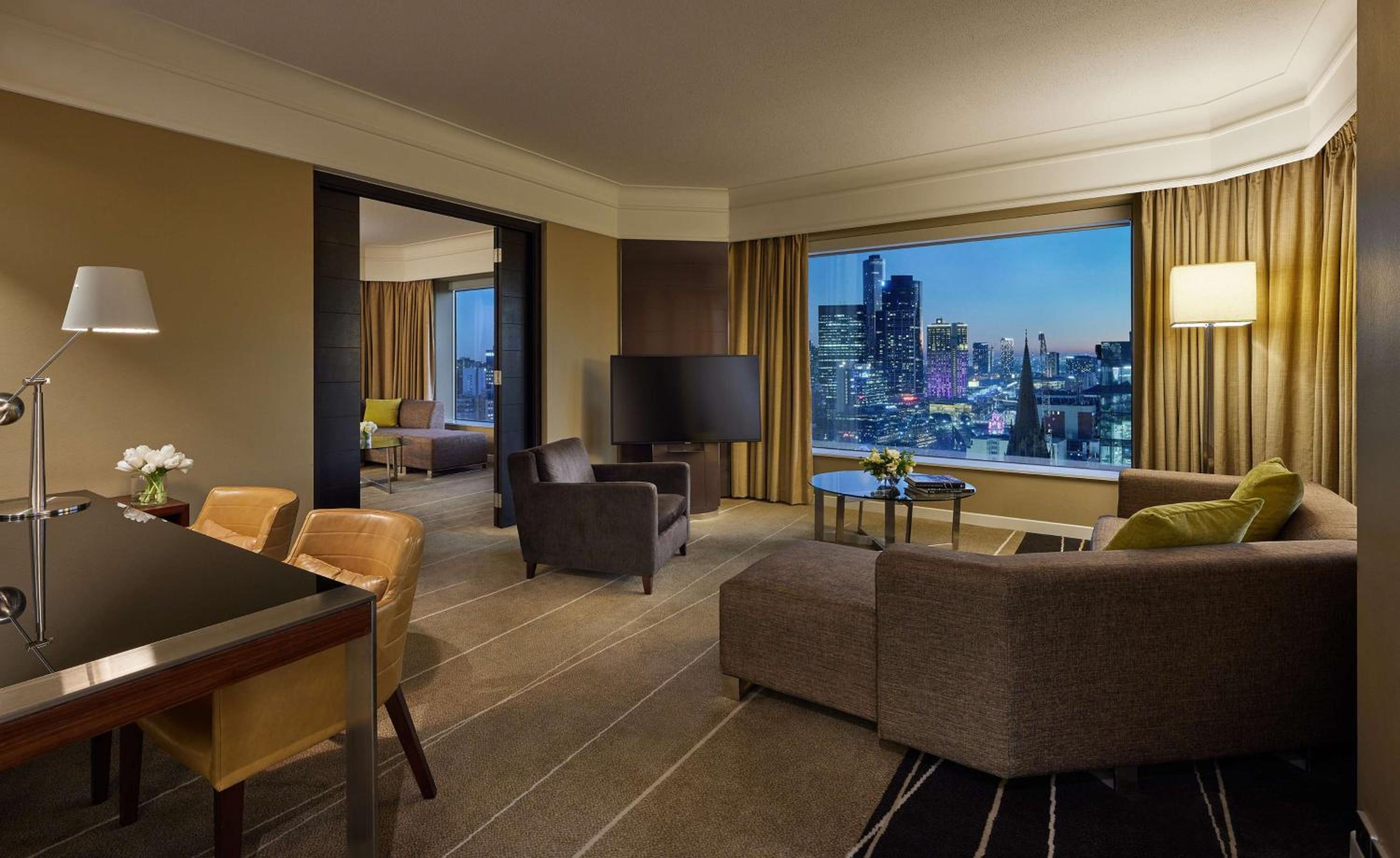 Grand King Suite