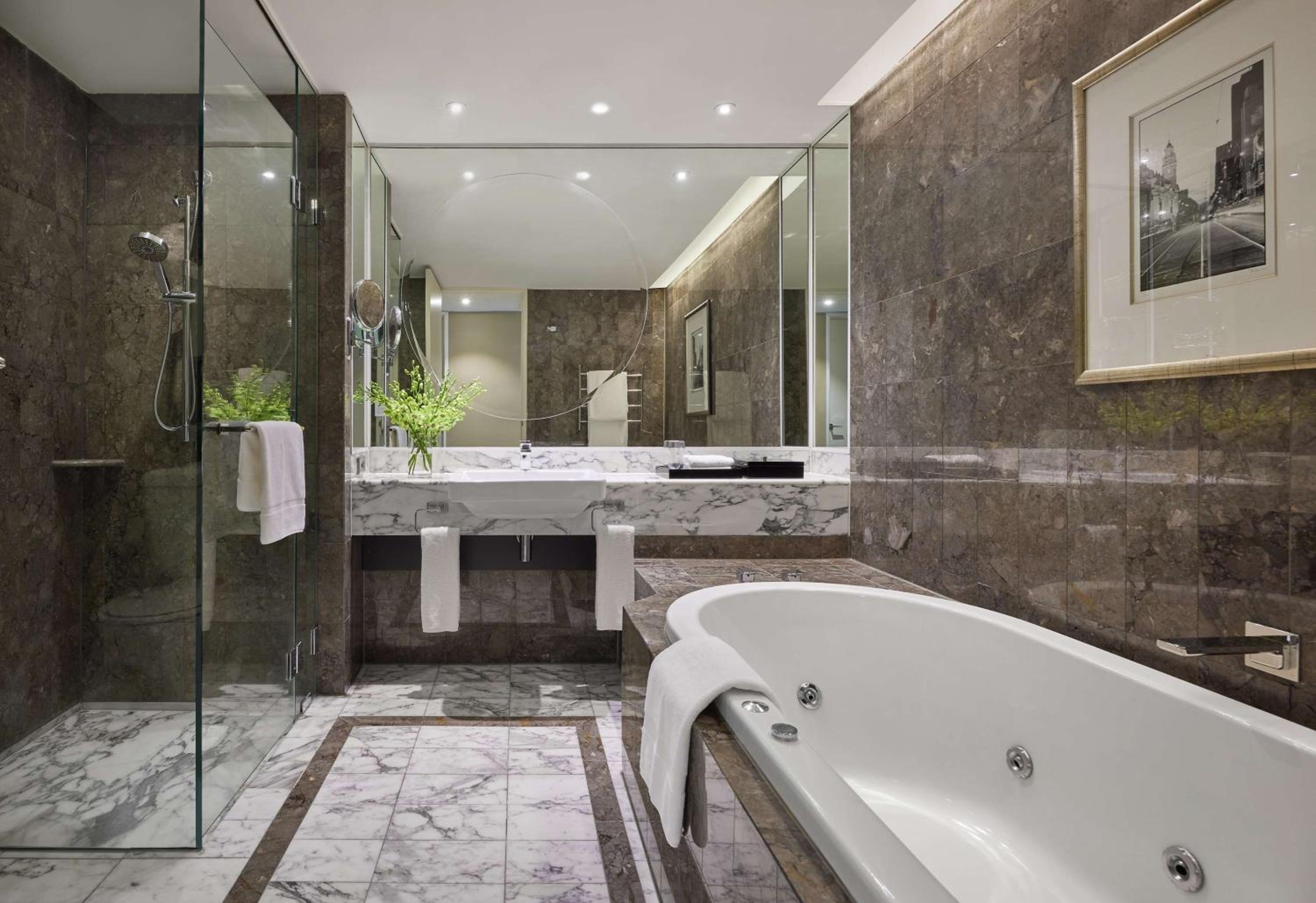 Grand King Suite