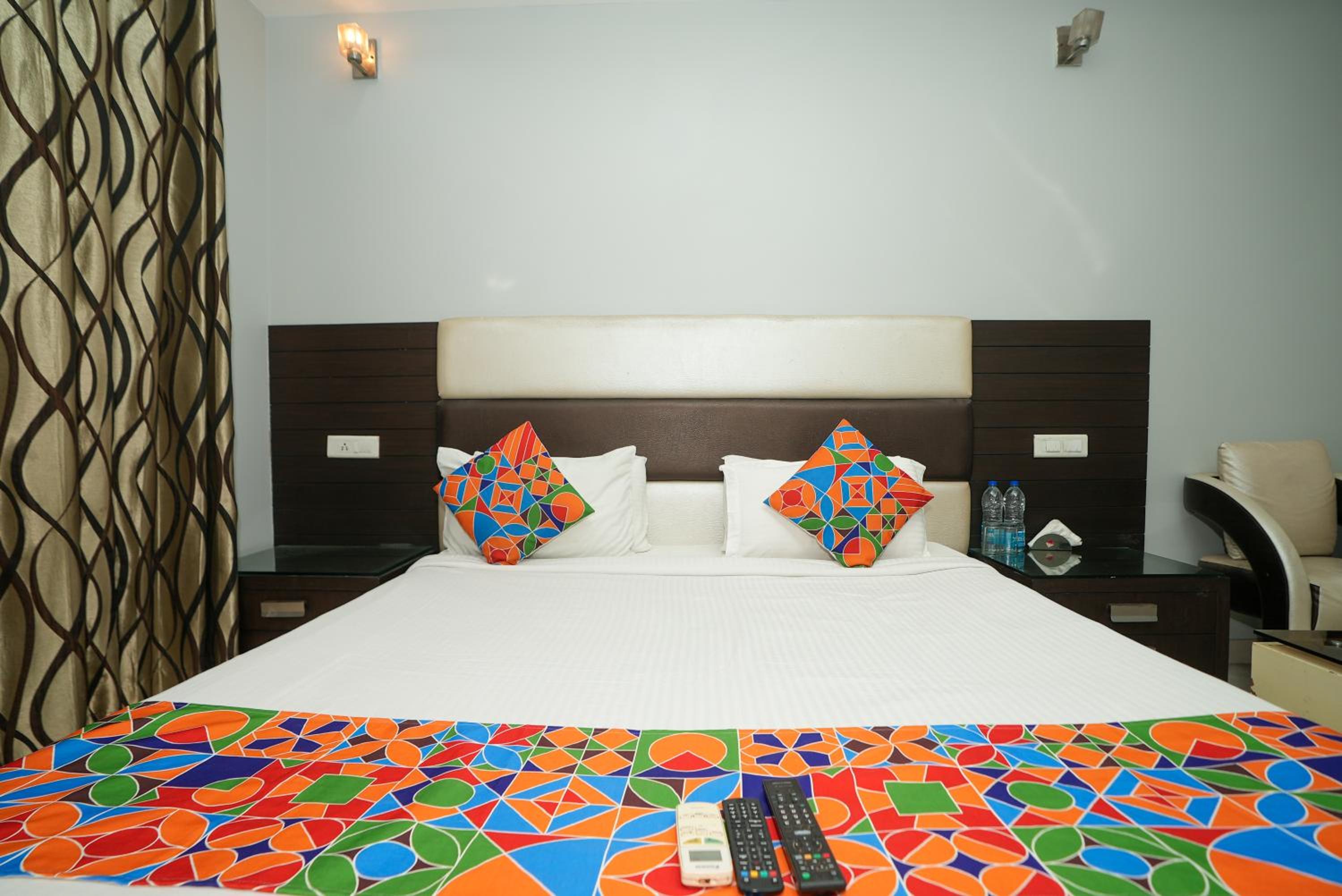 Deluxe Double Room With Balcony photo 2