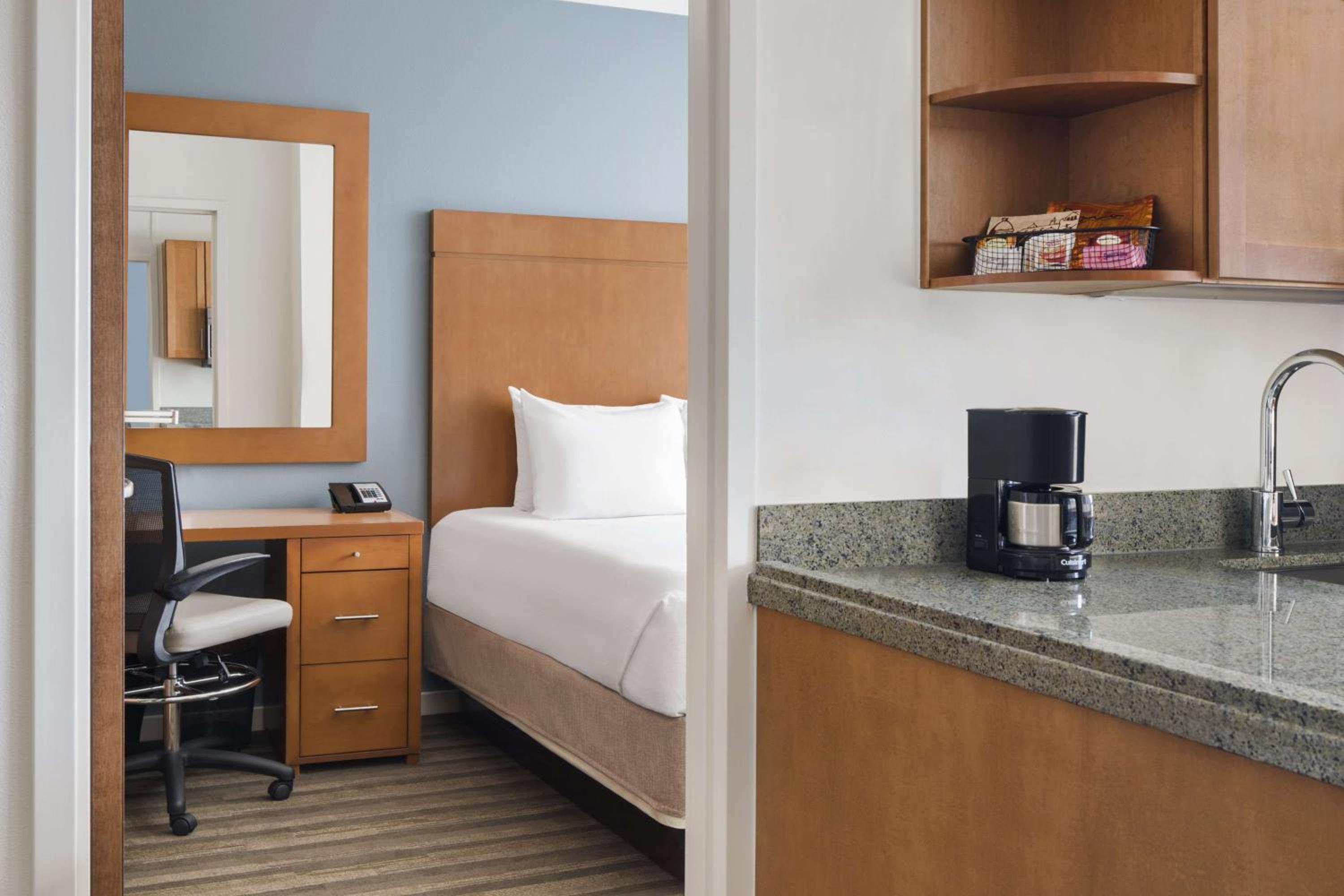 Two-Bedroom King Suite photo 3