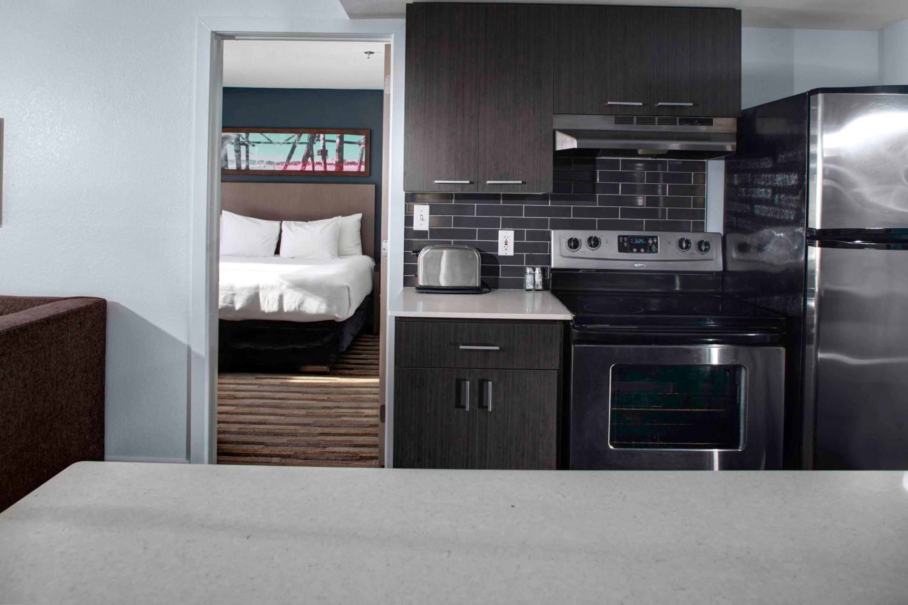 One-Bedroom King Suite - Photo 7