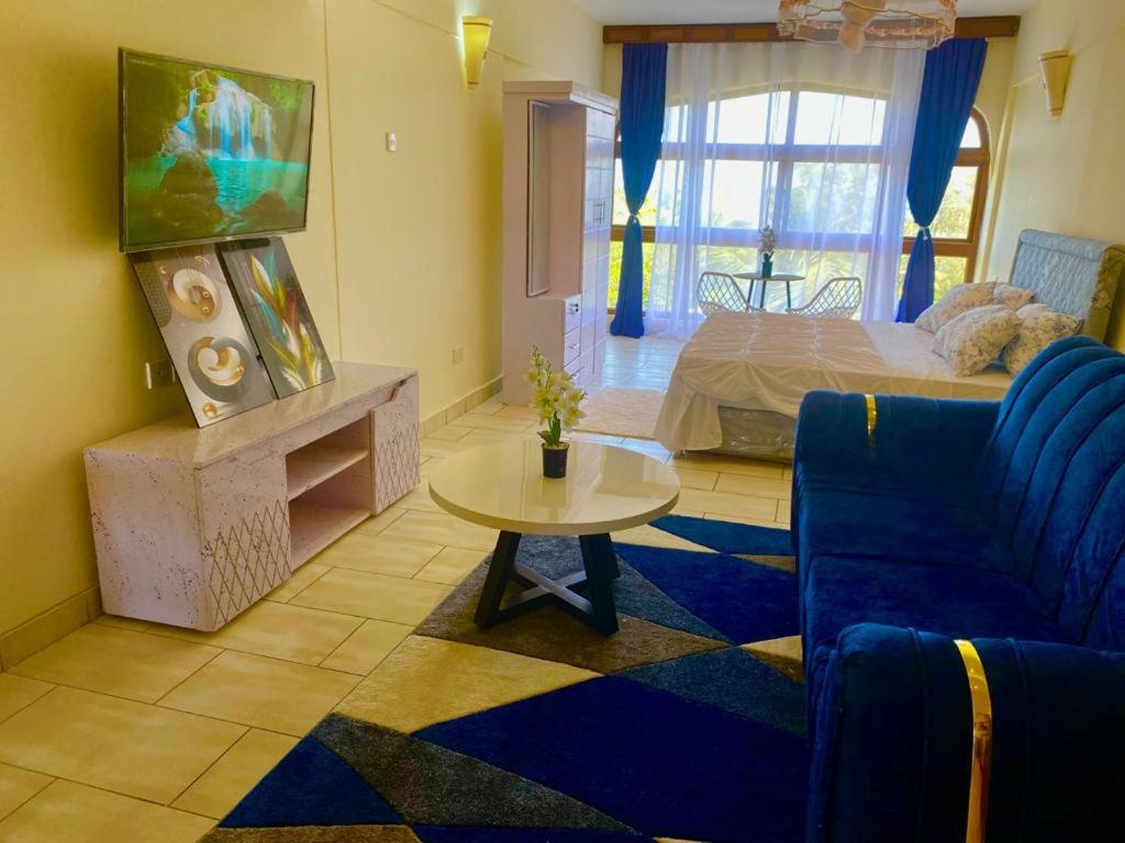 One-Bedroom Apartment photo 1