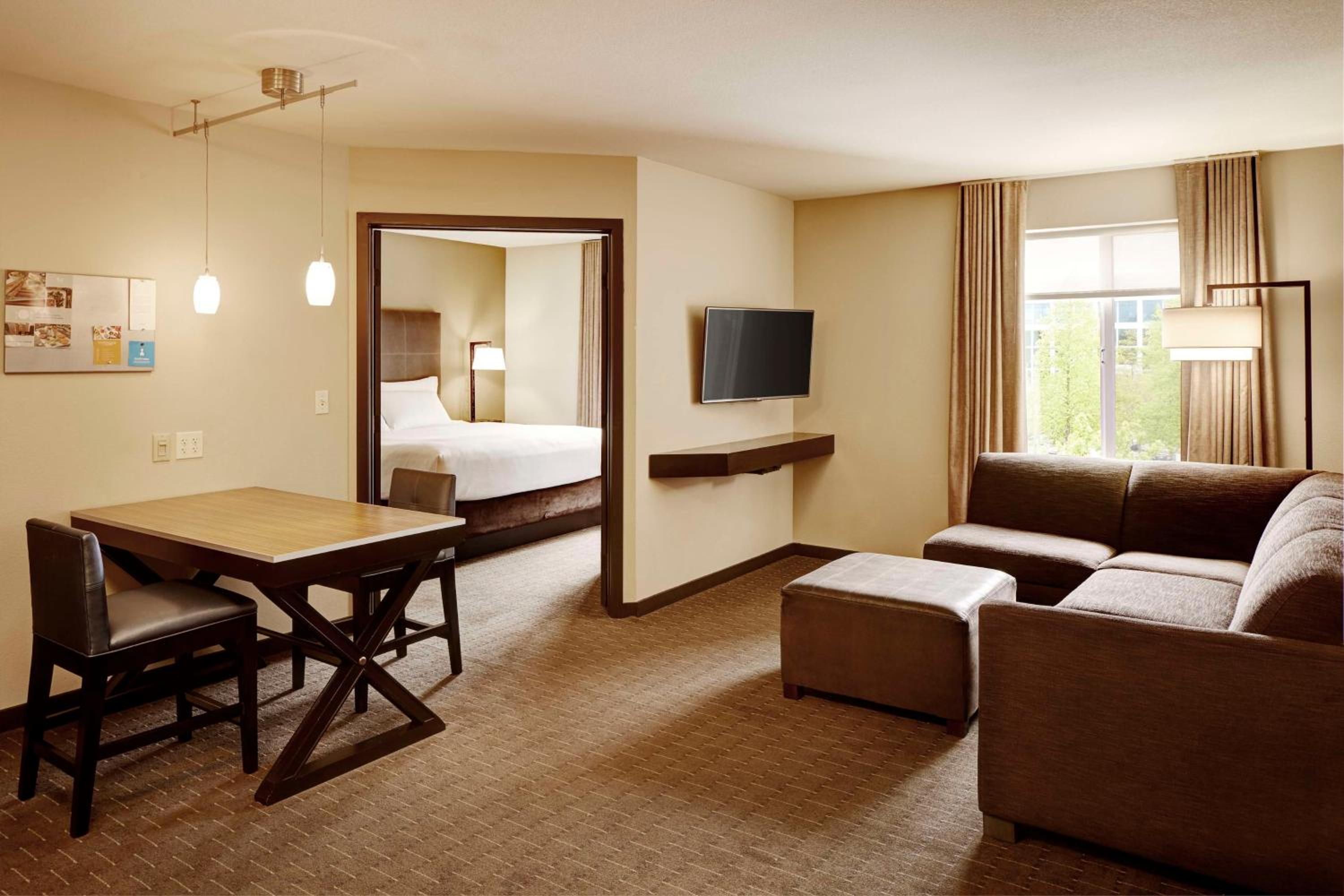 One-Bedroom King Suite with Accessible Tub - Disability Access photo 2