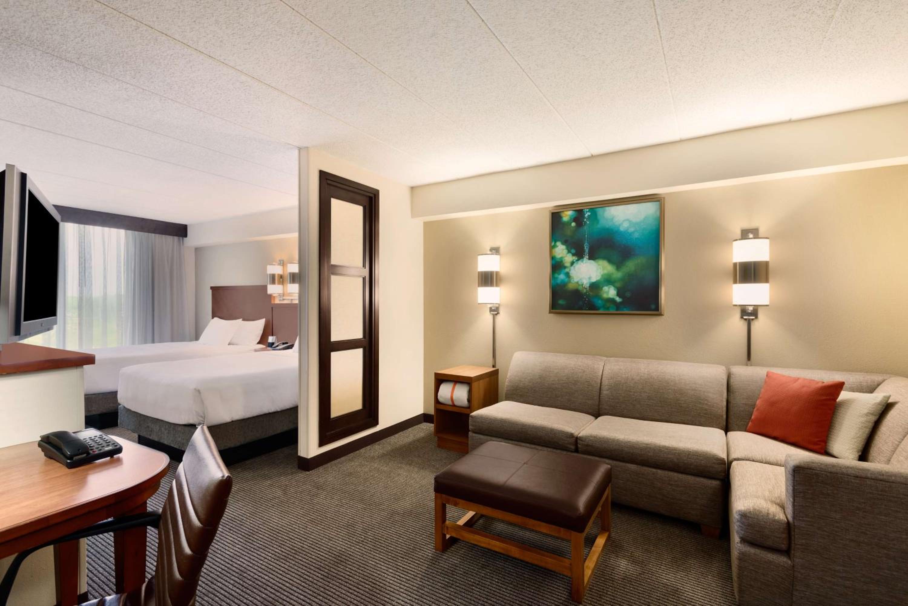 Double Room with Two Double Beds and Sofa bed - High Floor - Photo 1