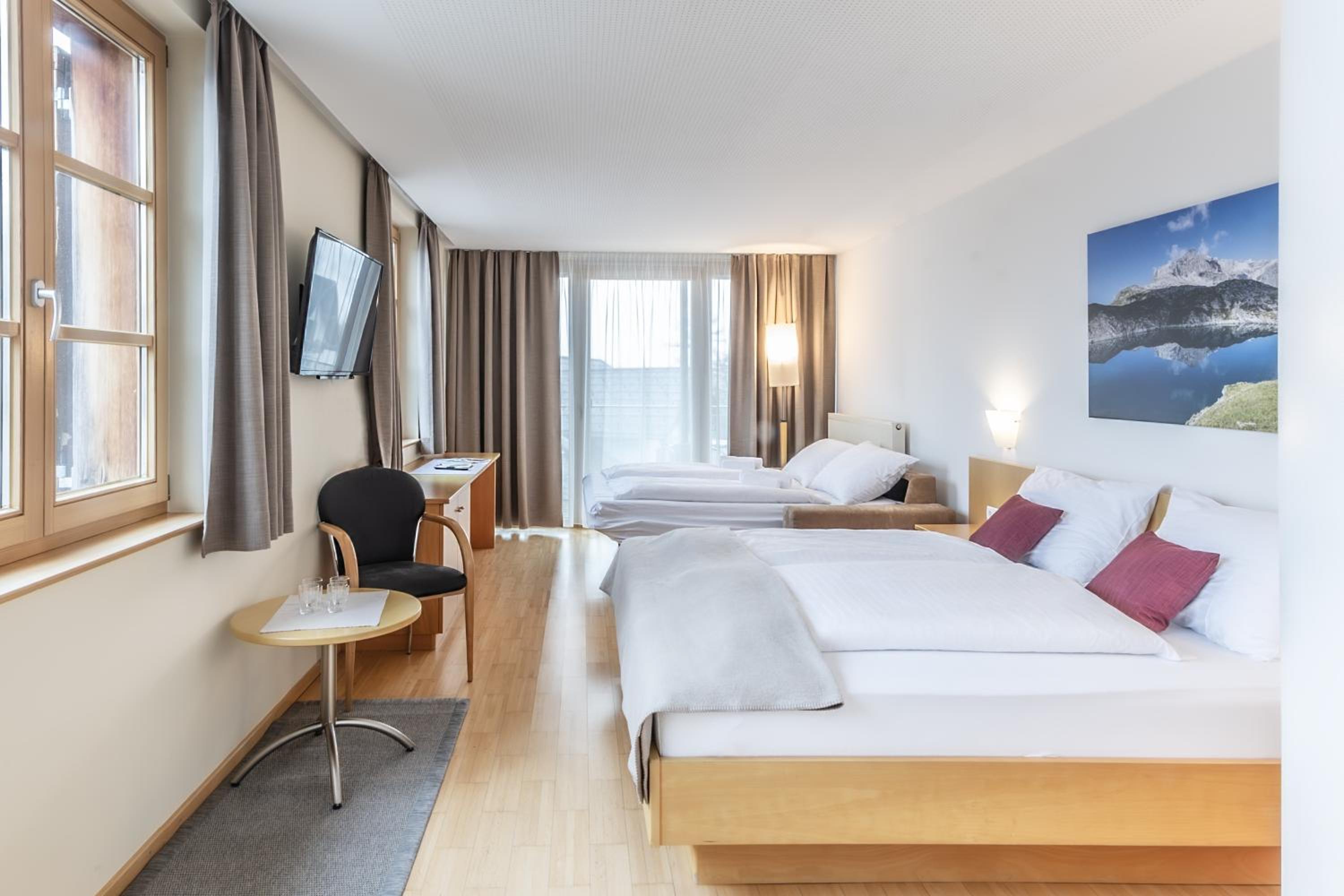 Double or Twin Room with Balcony photo 3