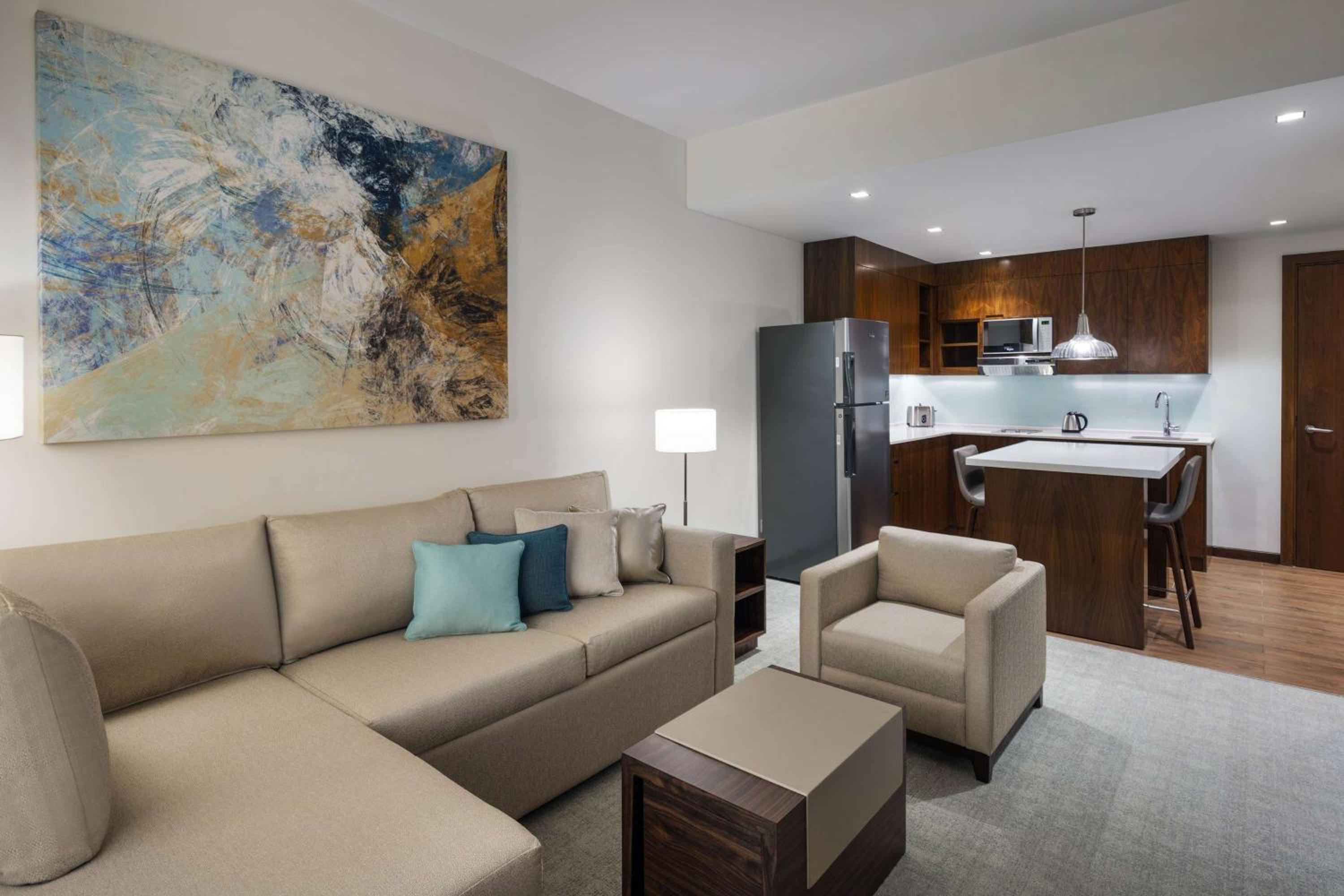 King Suite - Photo 2