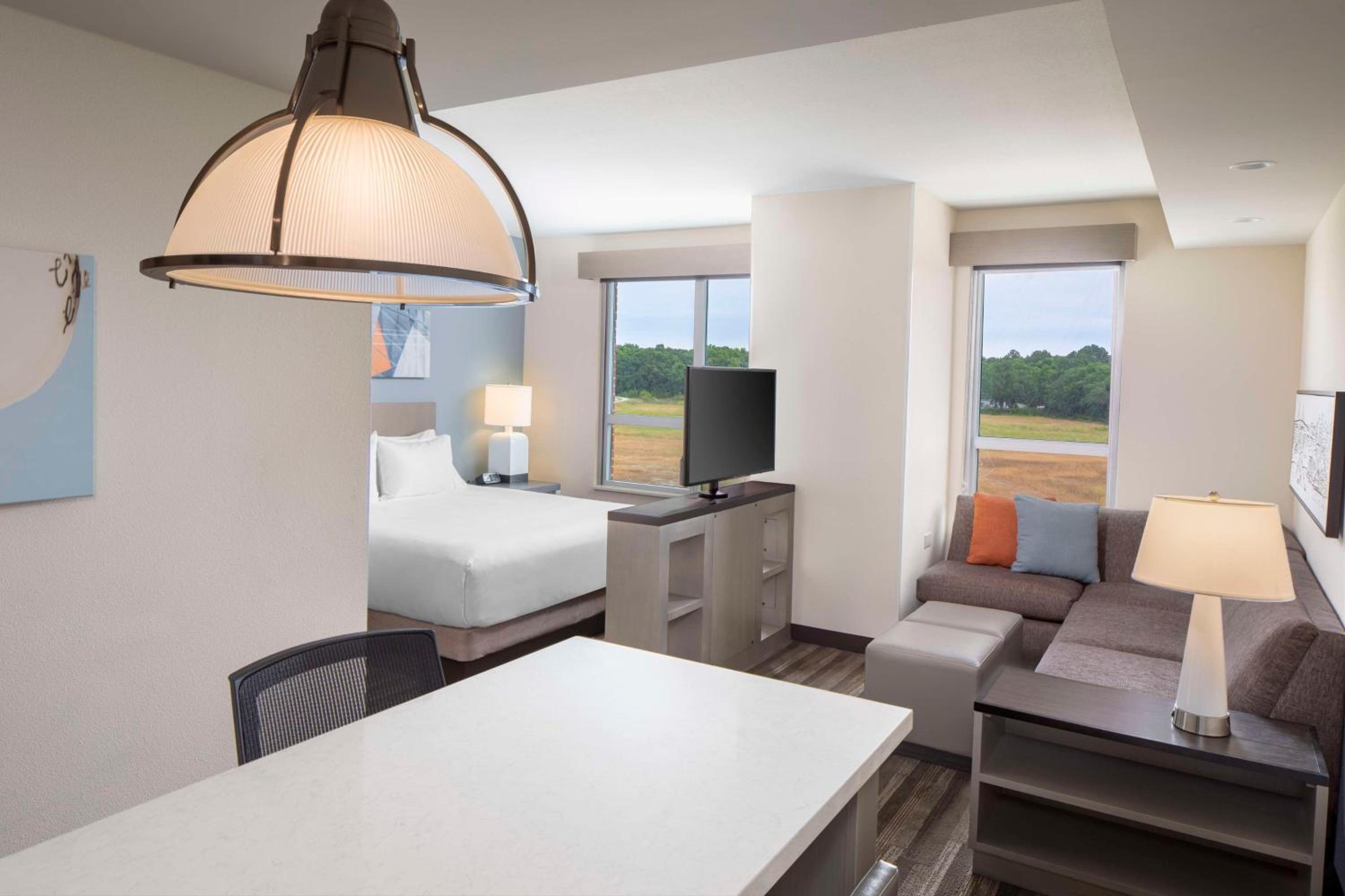 King Studio Suite with Kitchen and Sofa Bed