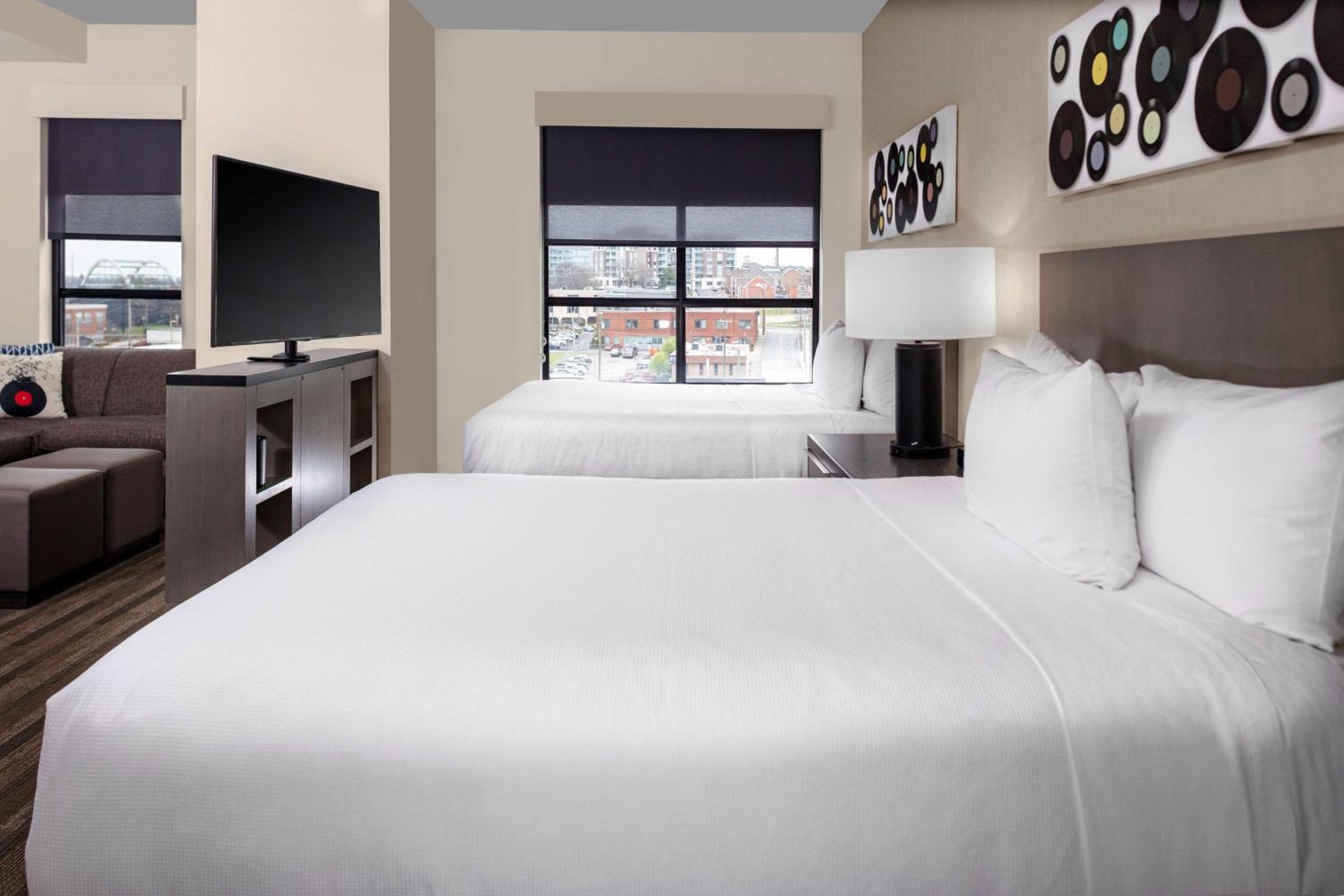Studio Suite with Two Queen Beds, Sofa Bed and Kitchen - Photo 2