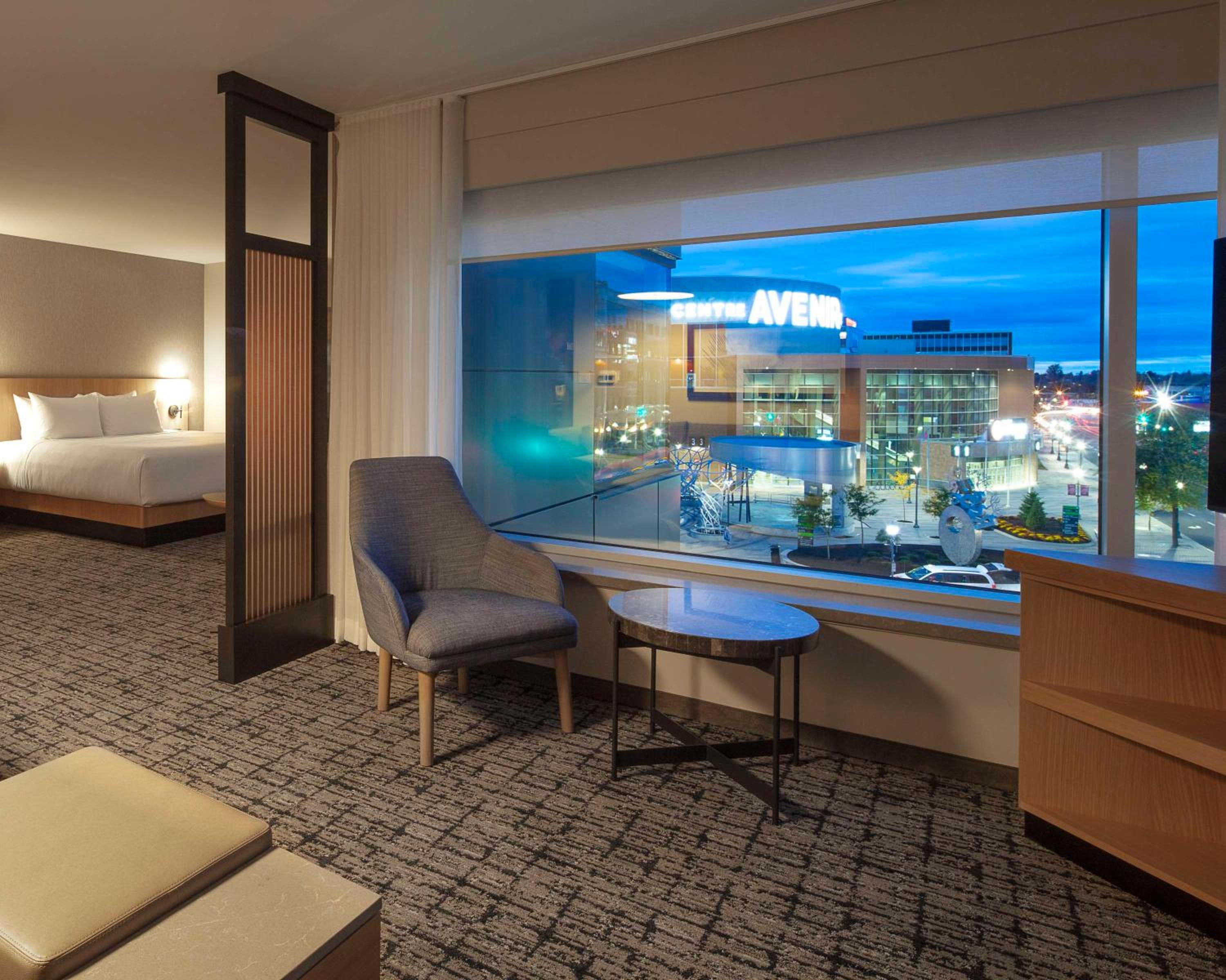 King Room with Sofa Bed and View - Photo 5