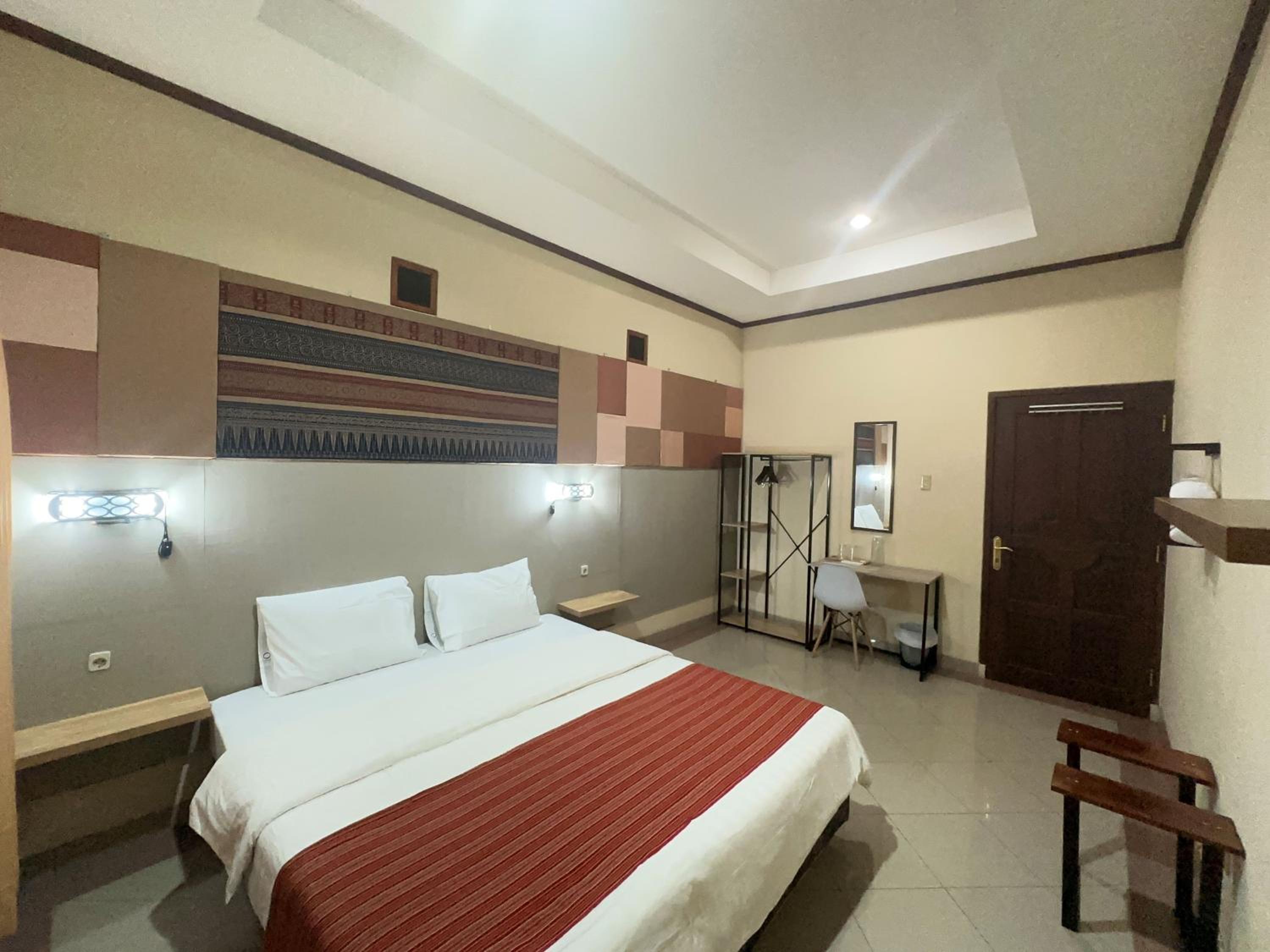 Double Room with Shared Bathroom photo 1