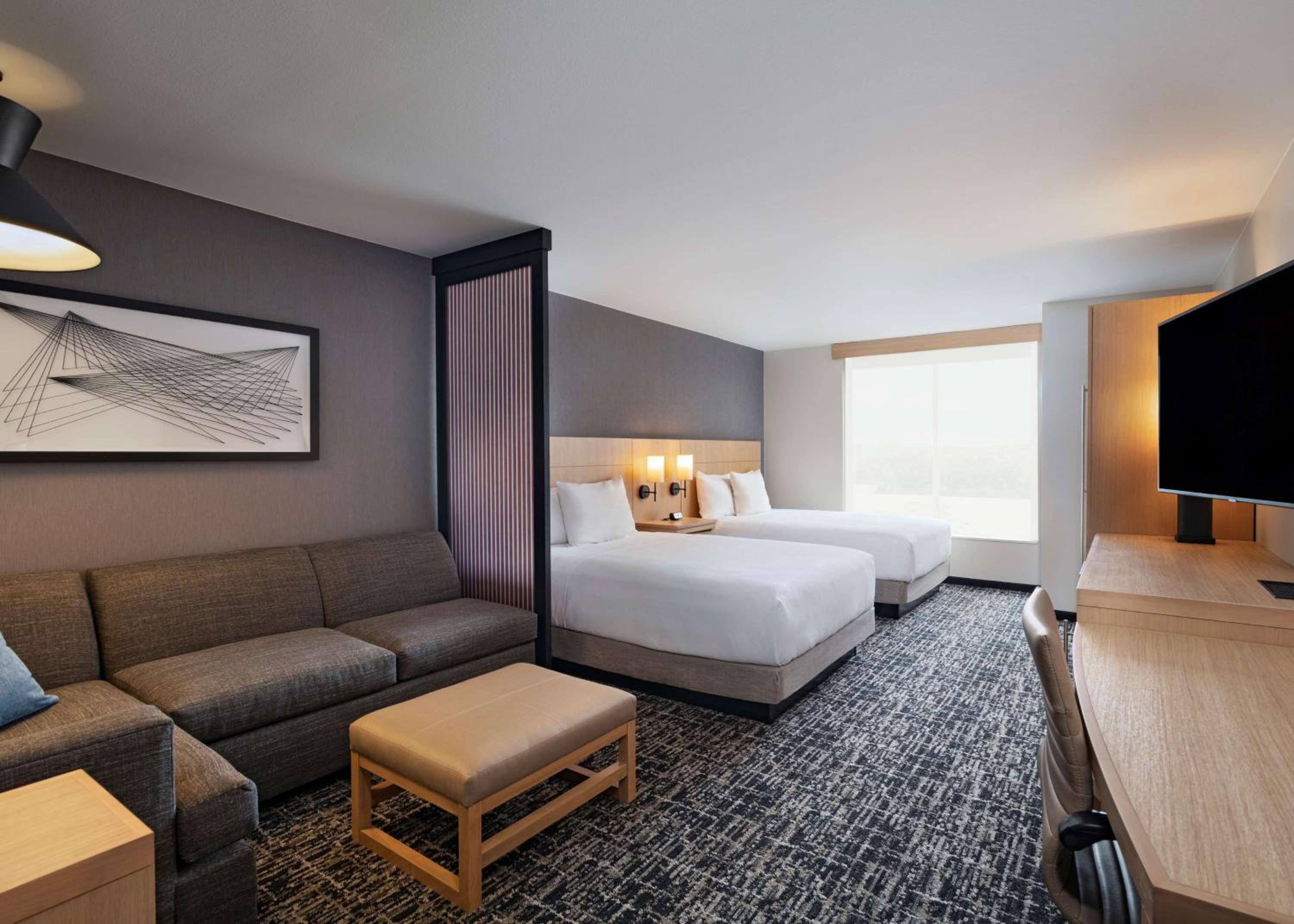 Queen Room with Two Queen Beds and Sofa Bed - Photo 3