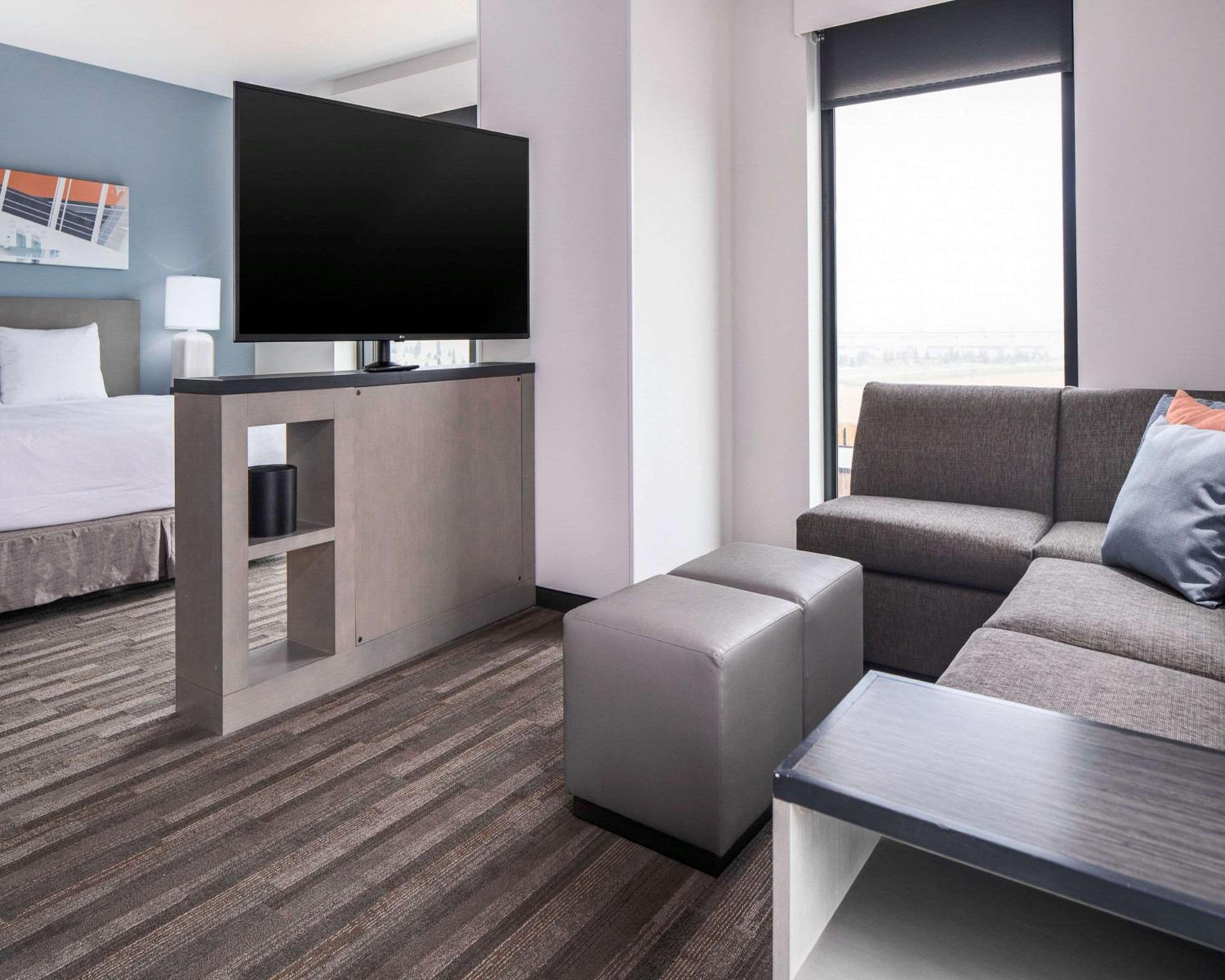 King Studio Suite with Kitchen and Sofa Bed - Photo 1