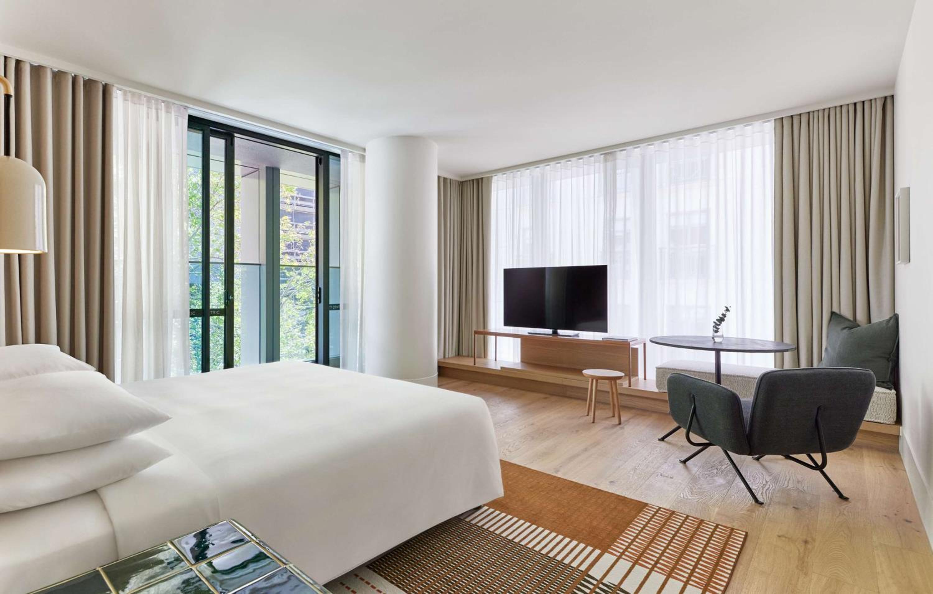 King Room with Balcony - Photo 1