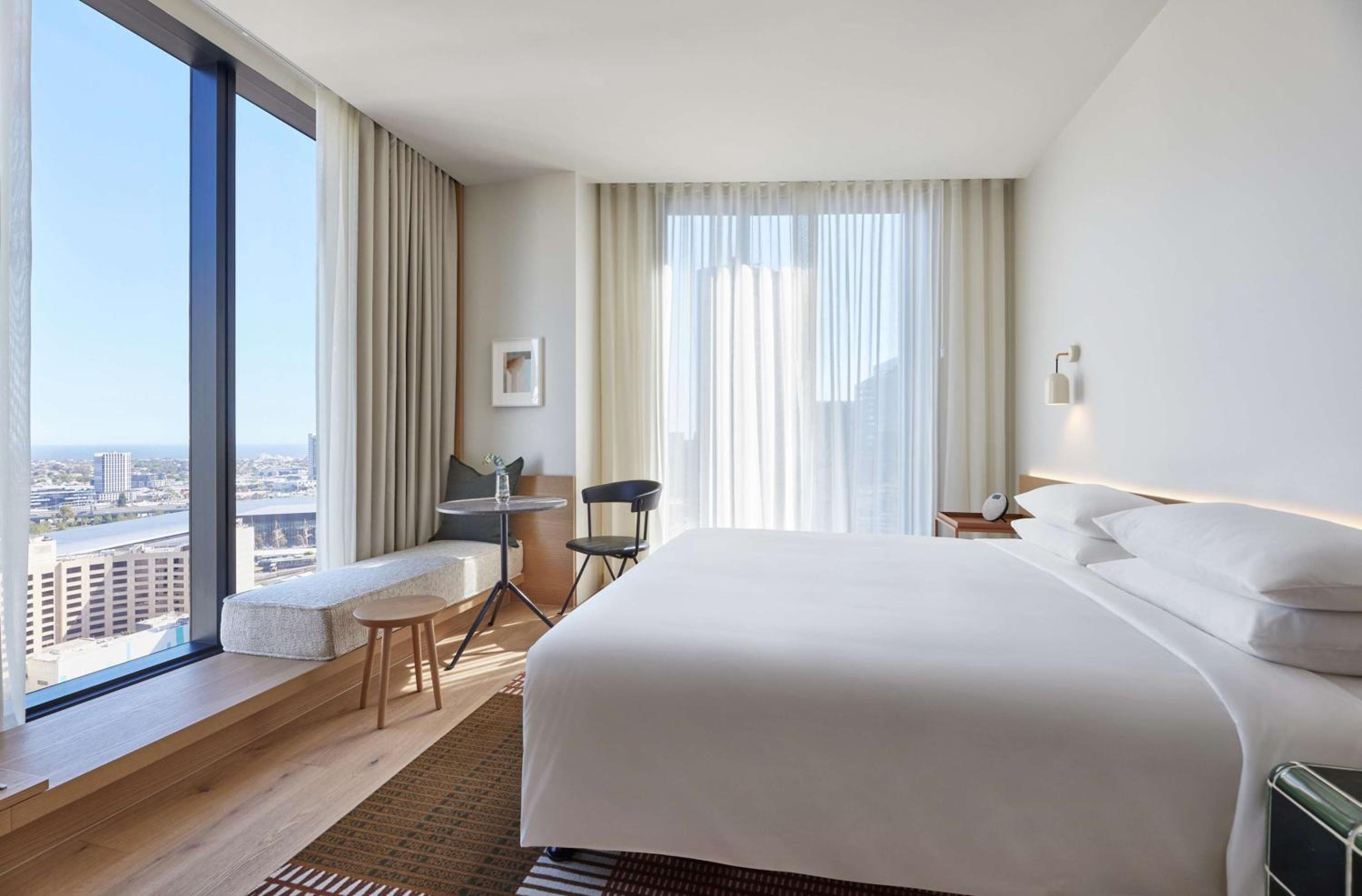 Deluxe King Room with City View - Photo 1