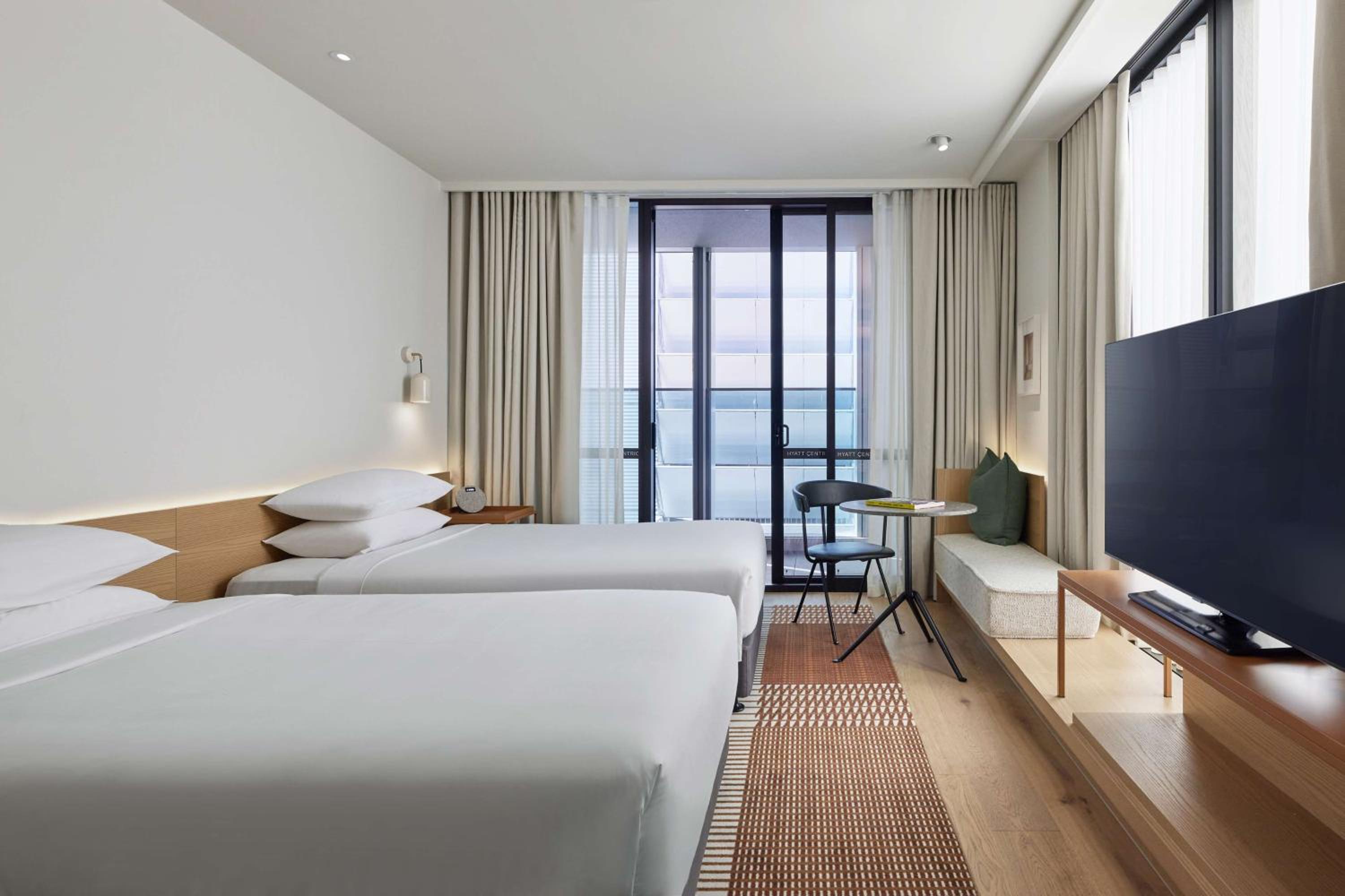 Twin Room with Balcony - Photo 1