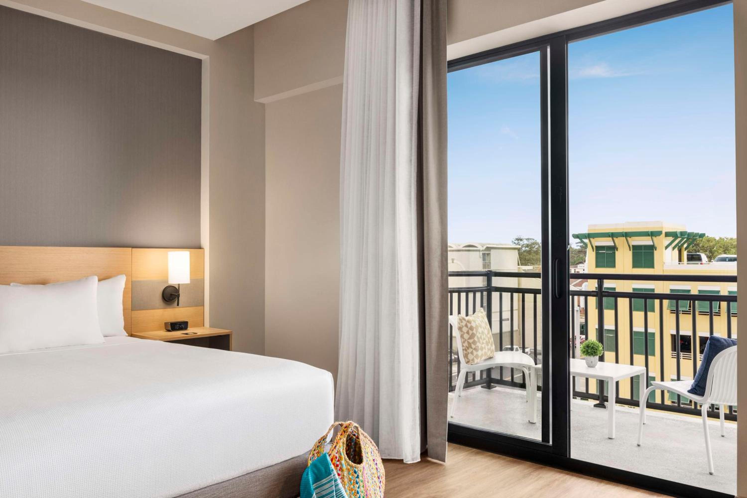 King Room with Sofa Bed and City View - Photo 5