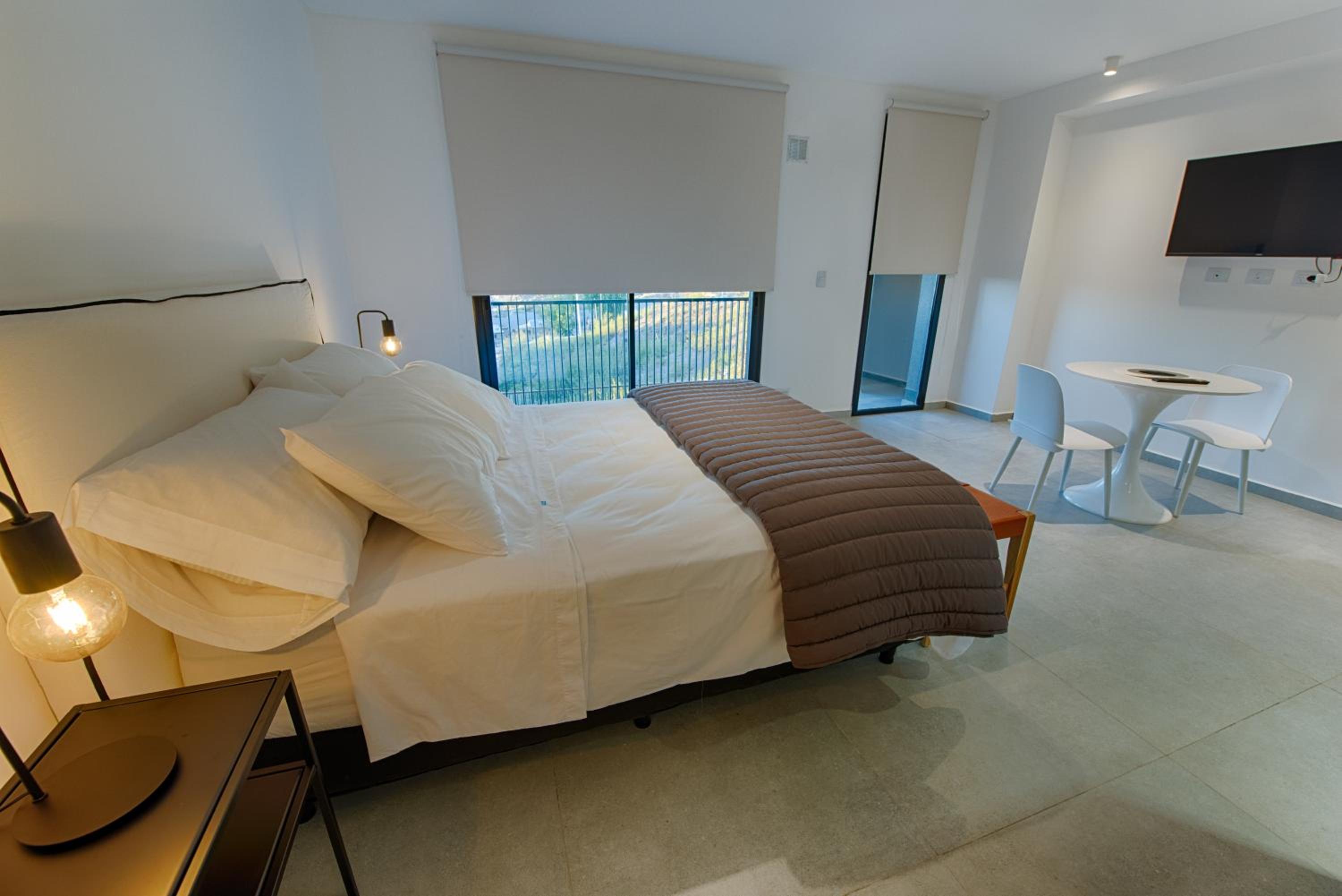 Studio with Balcony photo 1