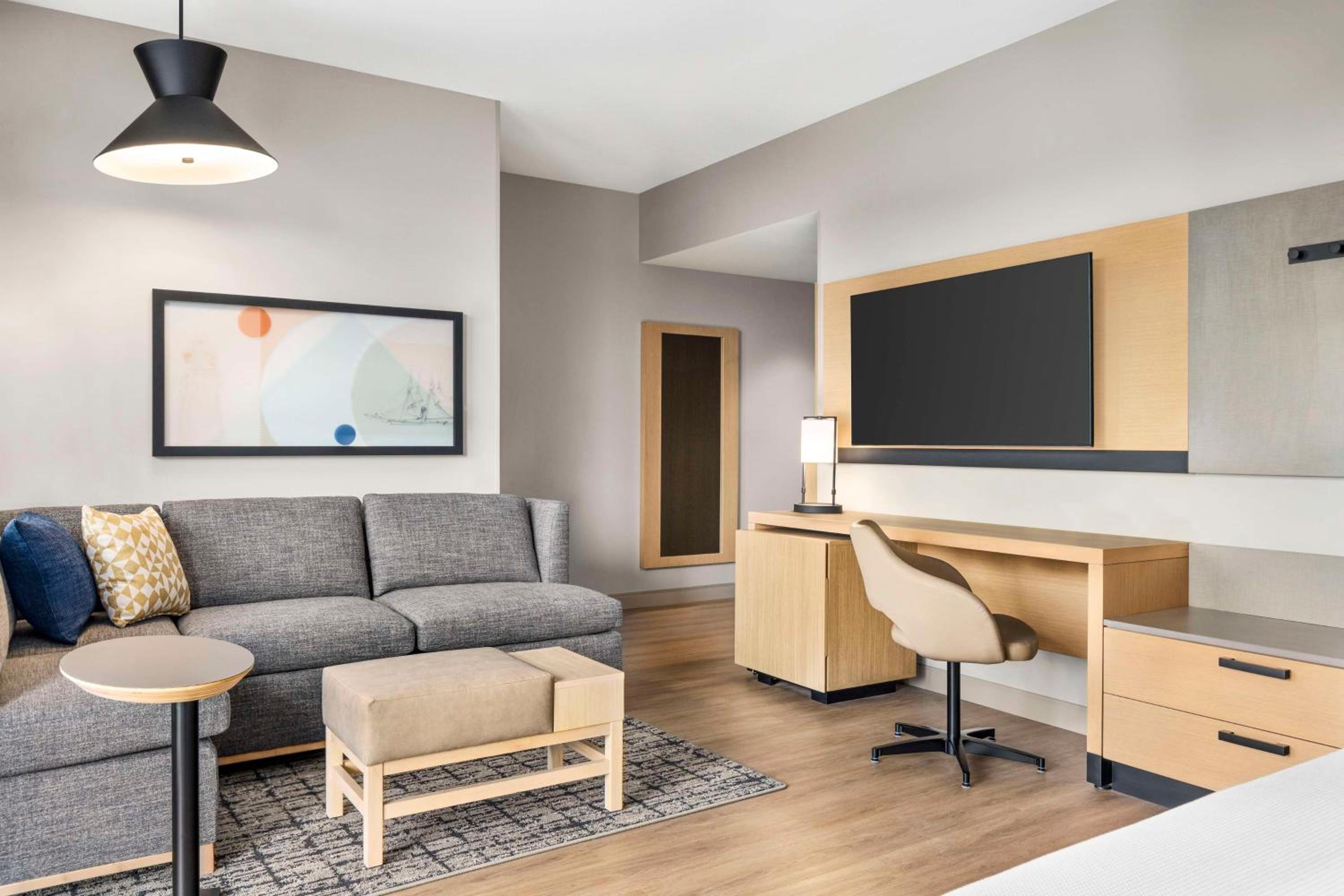 King Room with Sofa Bed and City View - Photo 6