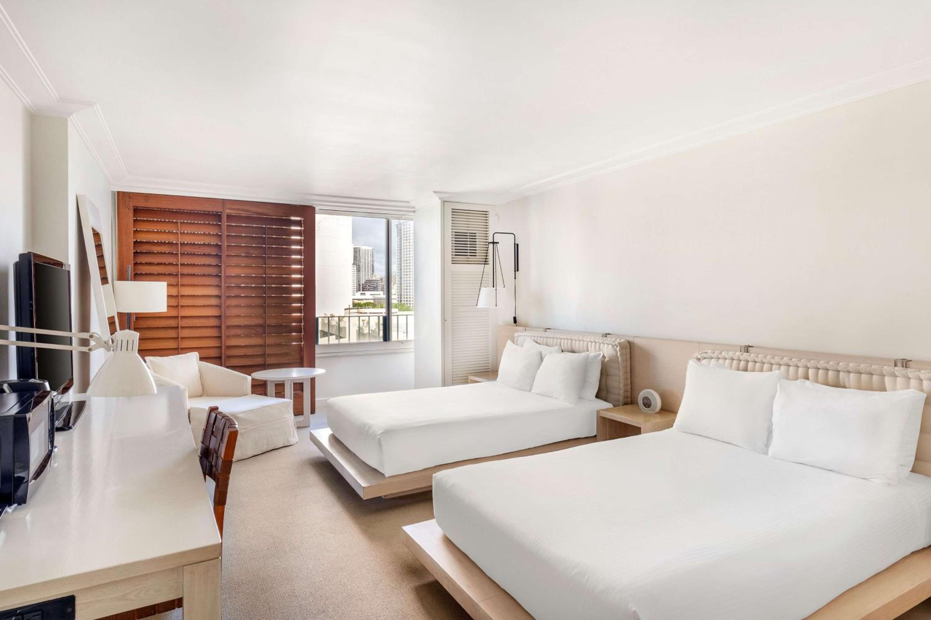 Premier Double Room with Two Double beds and Partial Ocean View - Photo 4