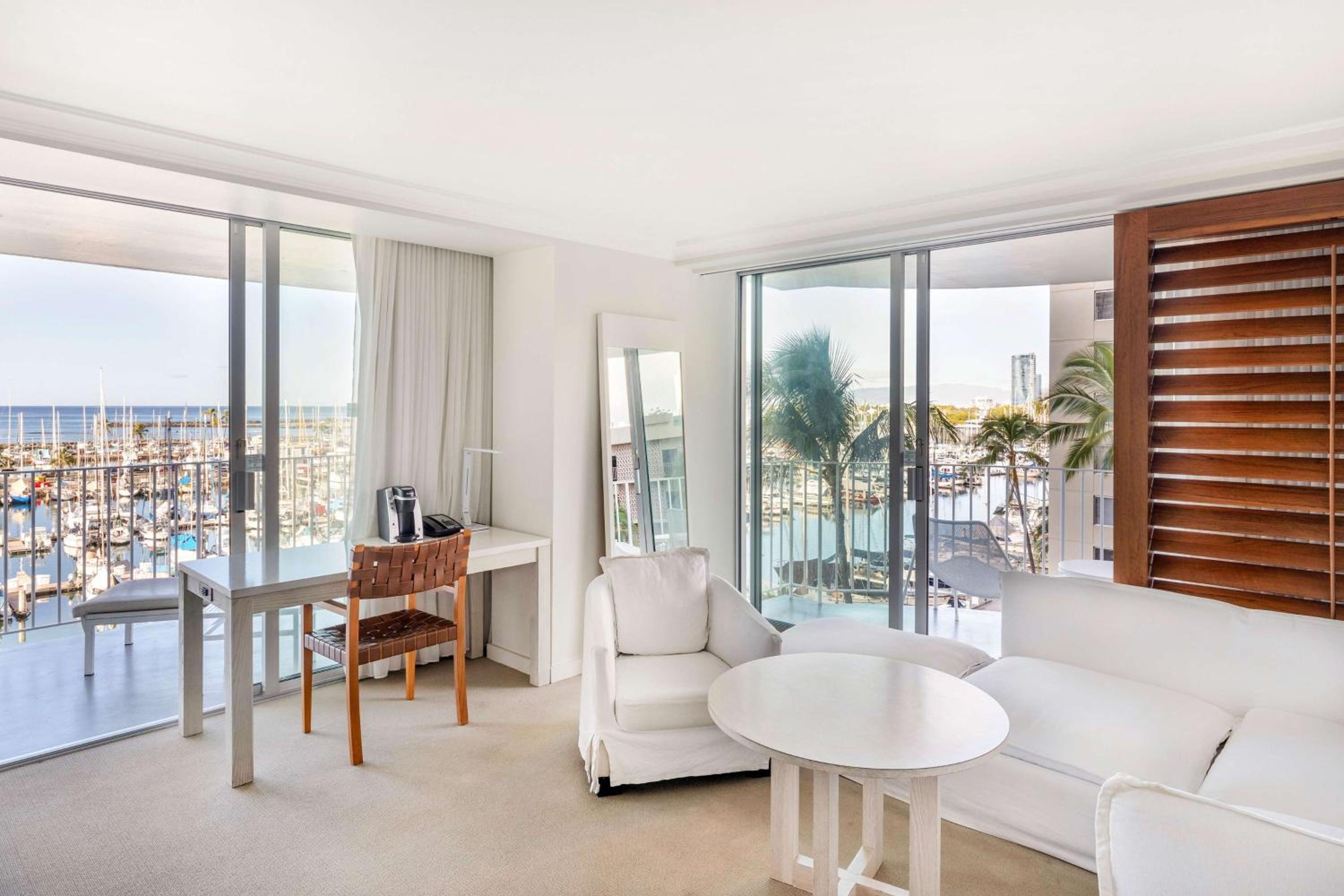 One-Bedroom King Suite - Oceanfront - Photo 1