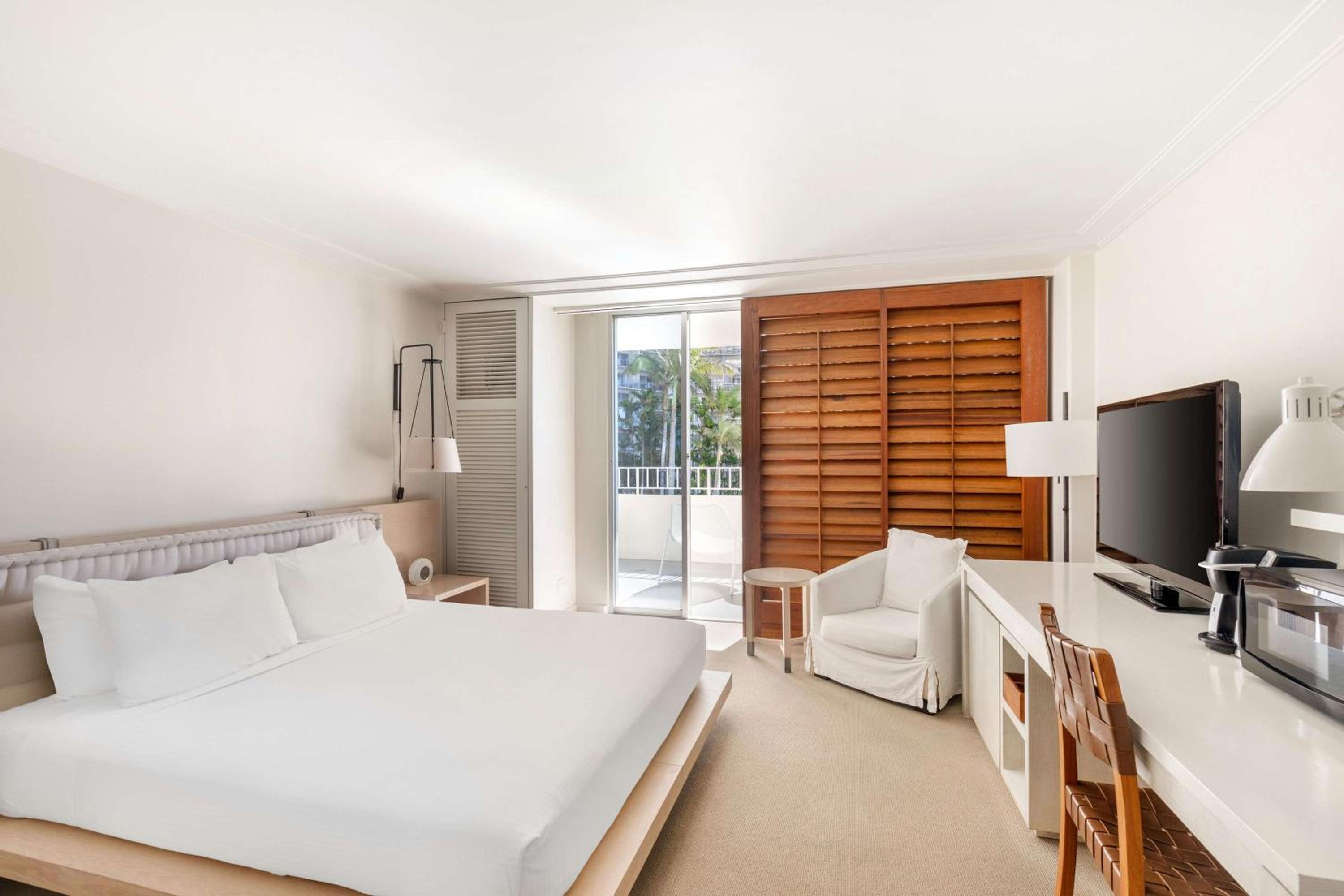 King Room with Partial Ocean View - Photo 3