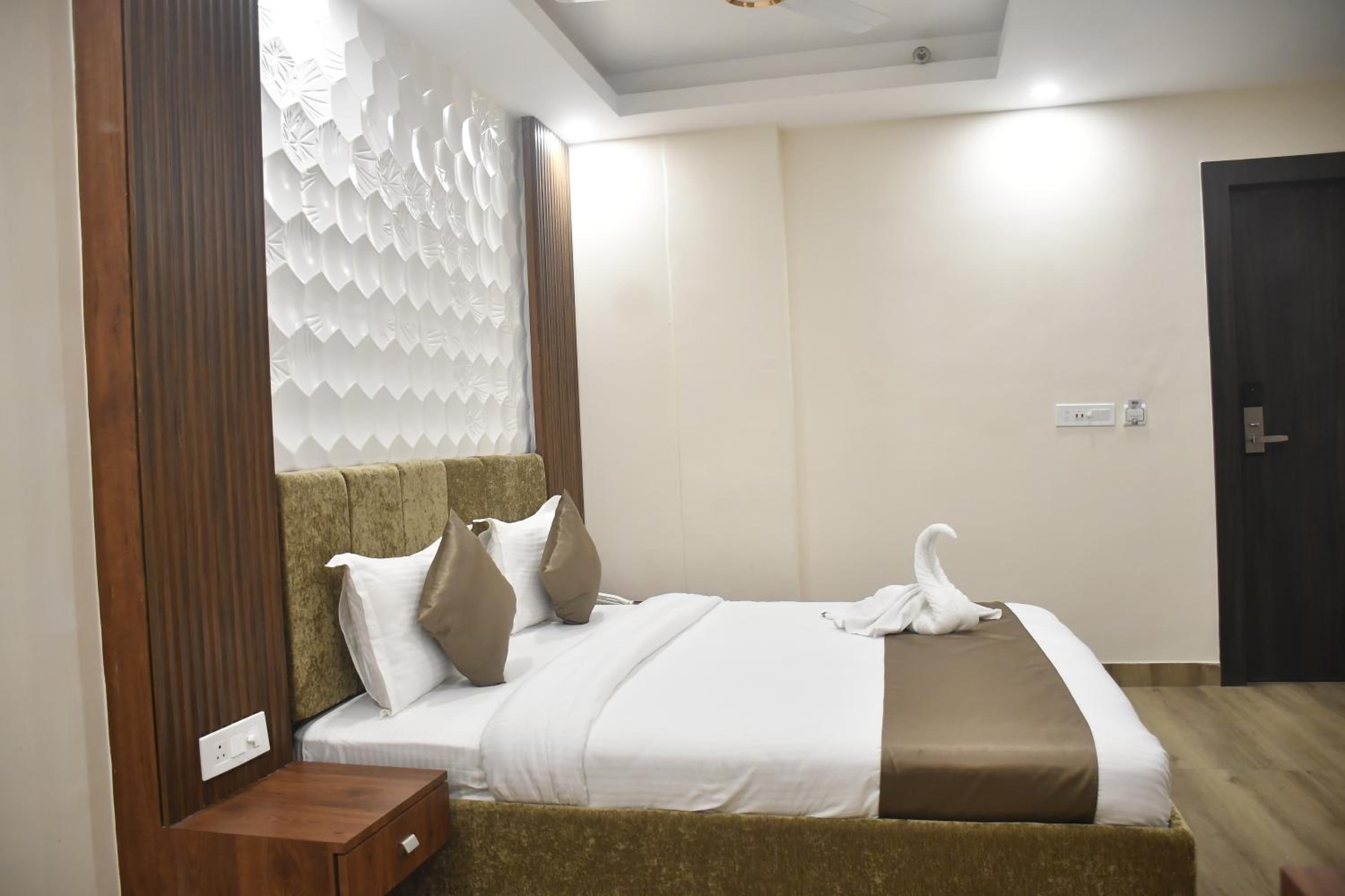 Deluxe Double or Twin Room photo 2