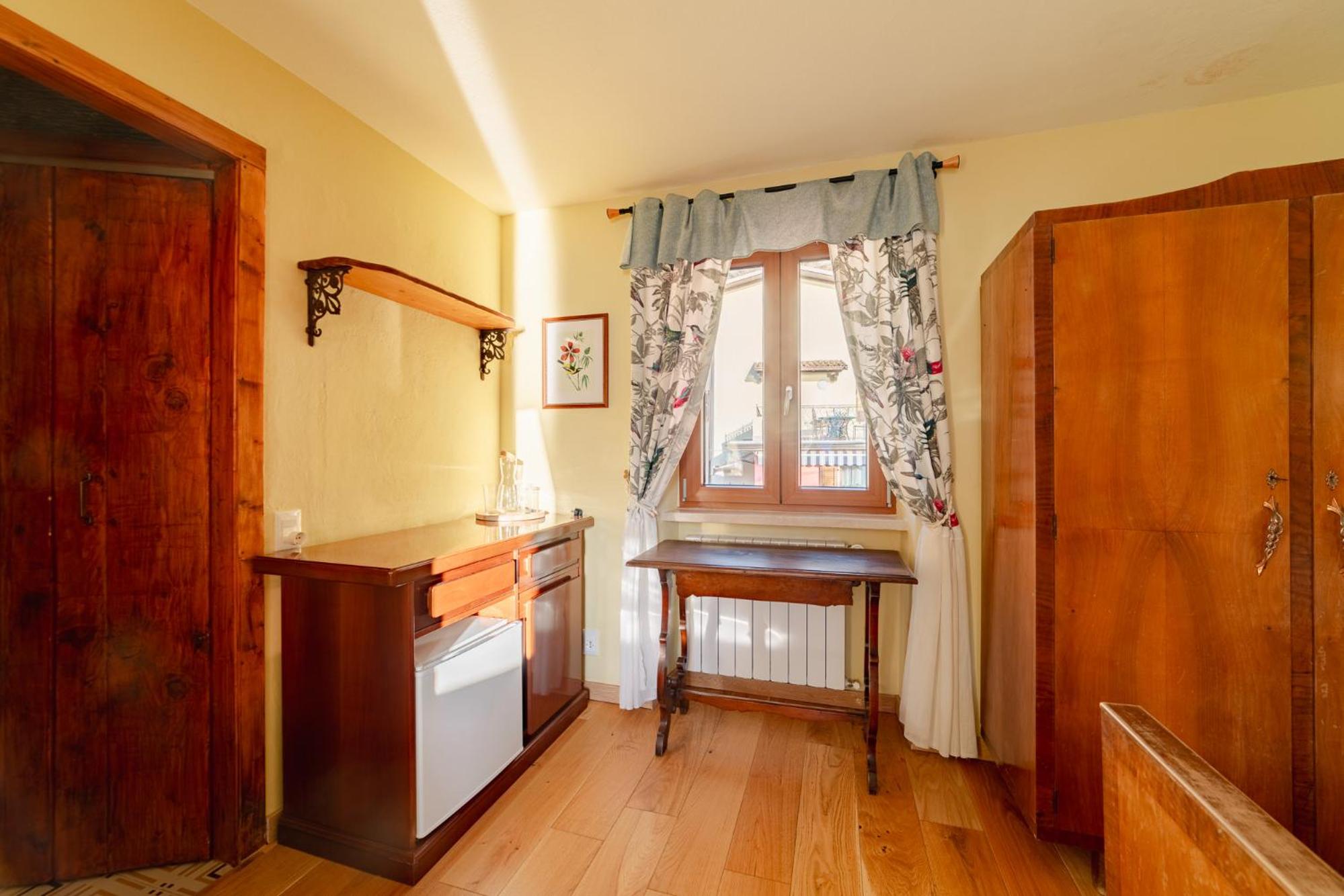 Double Room with Lake View photo 3