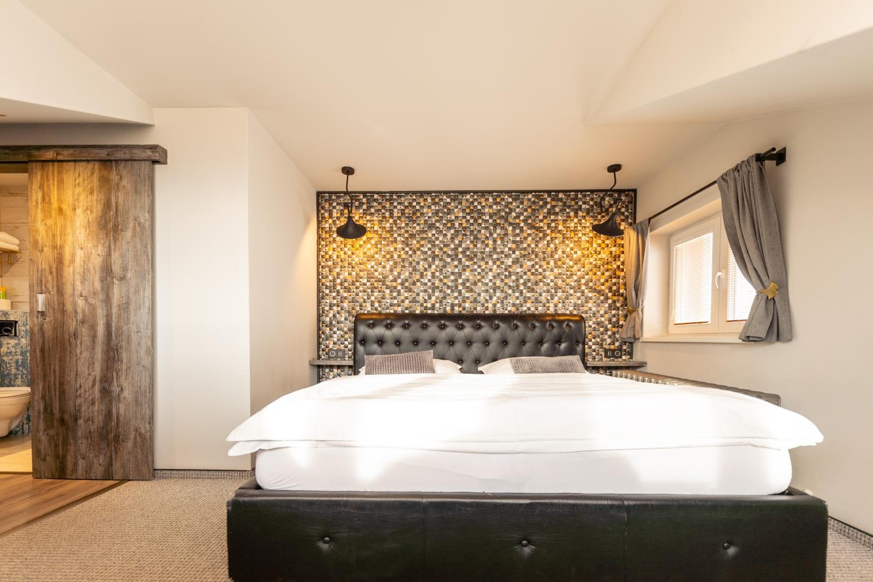 Superior King Room photo 1