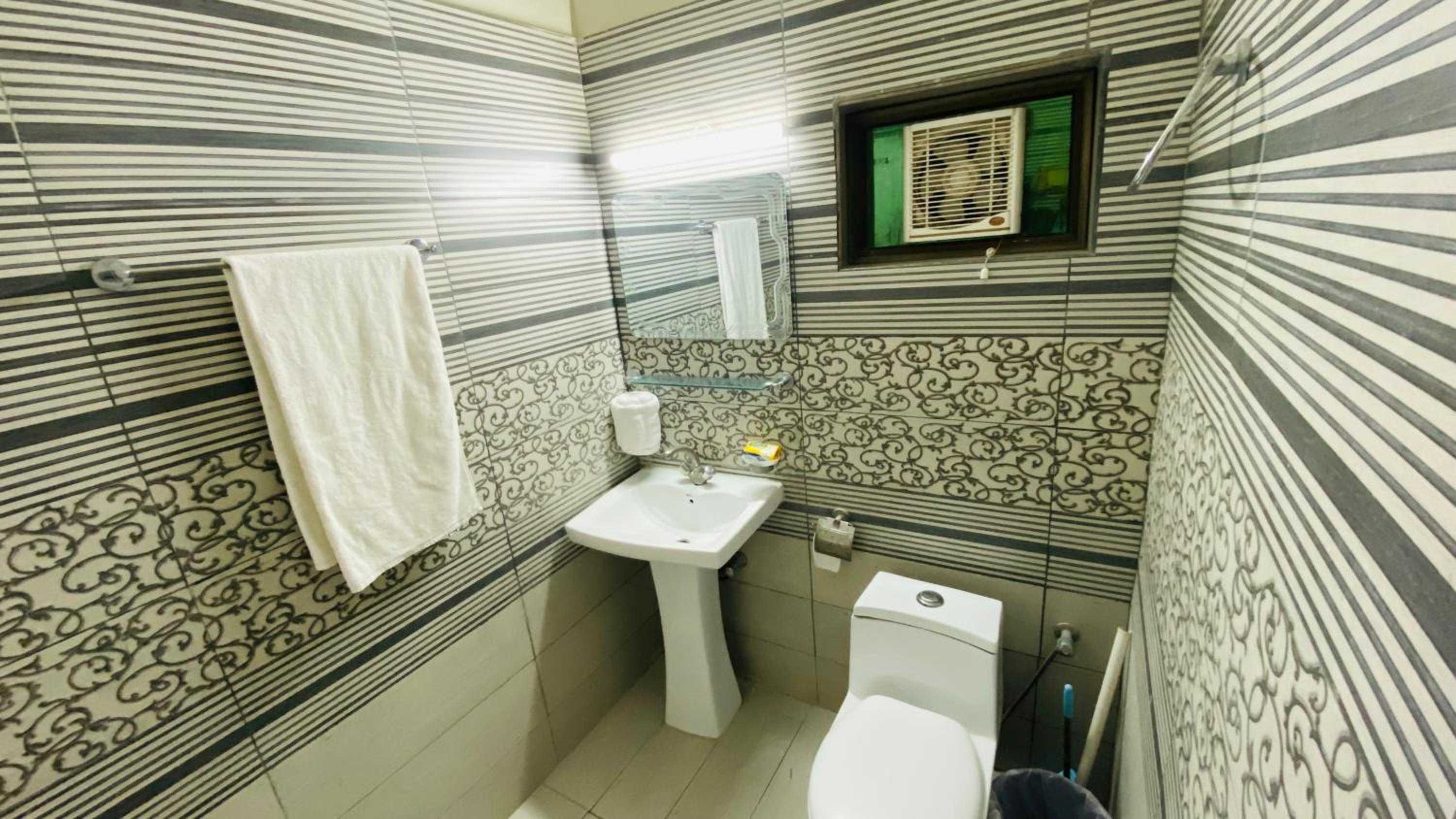 Deluxe Triple Room - Photo 15