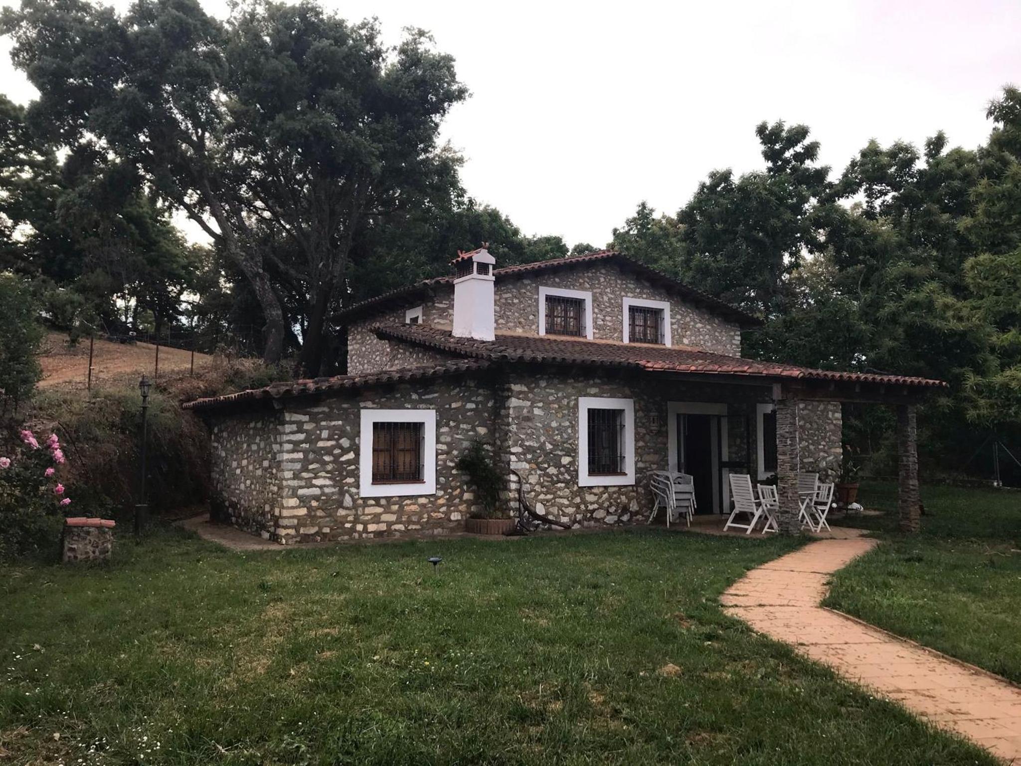 Three-Bedroom House photo 2