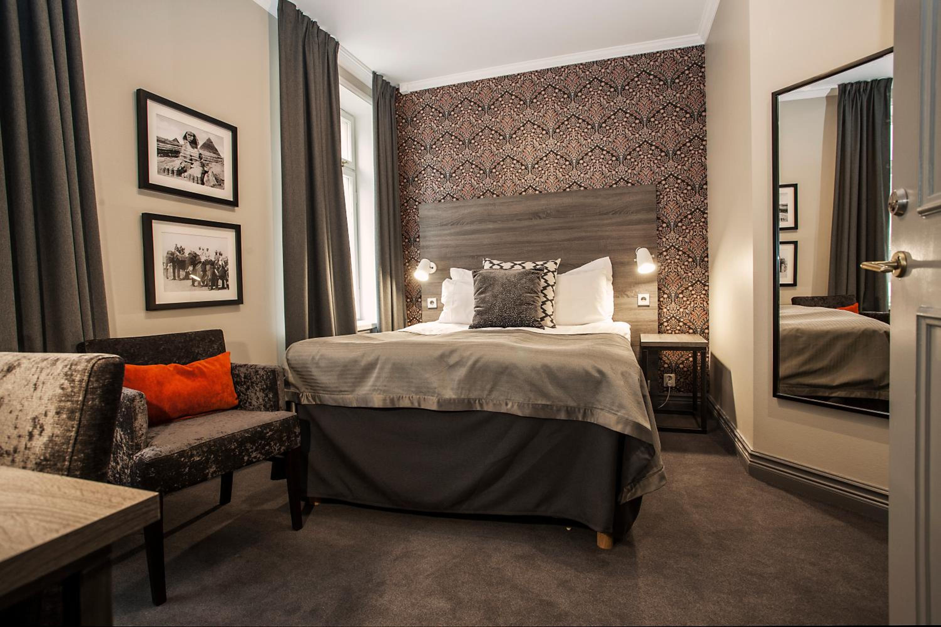Compact Double Room - Photo 2