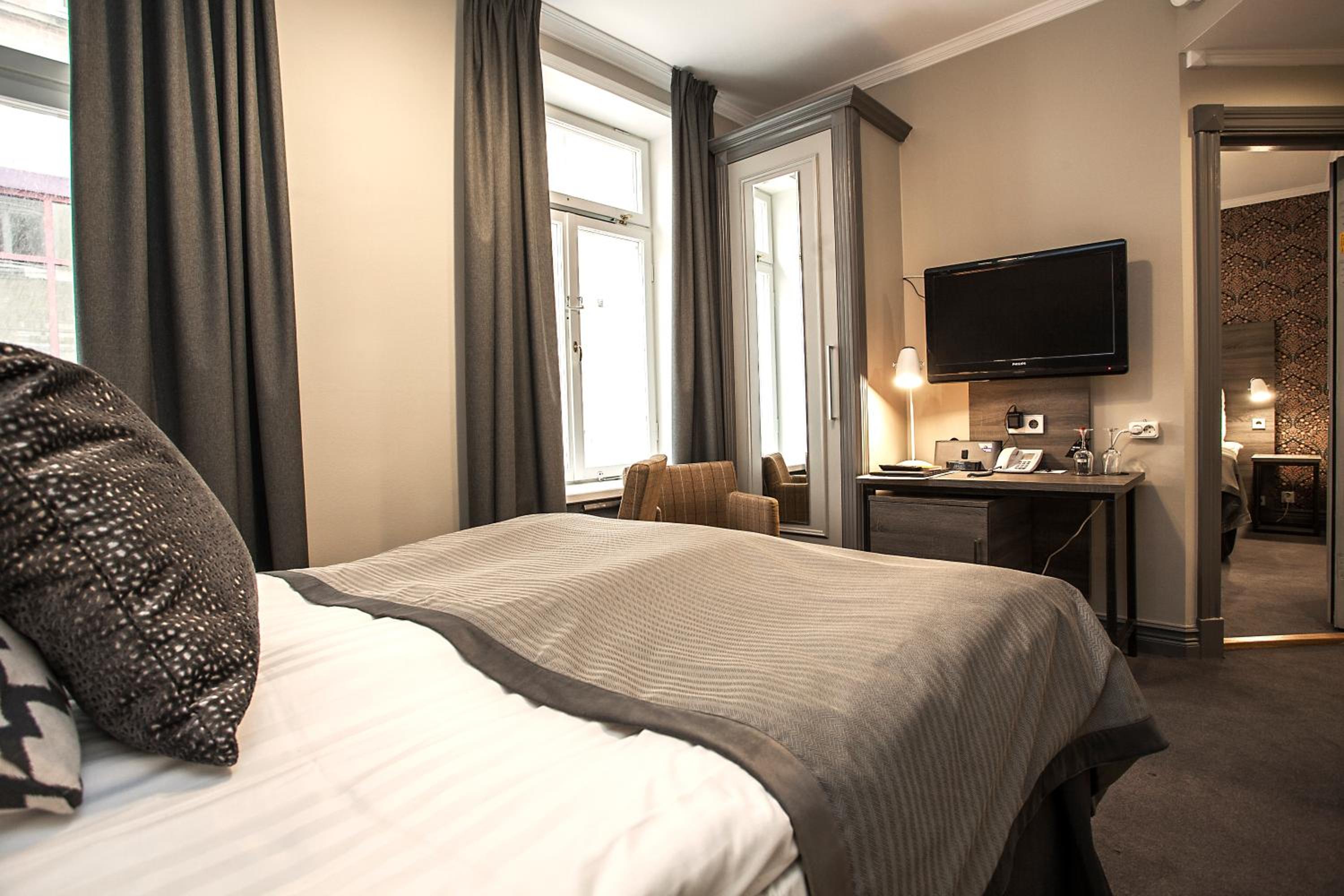 Compact Double Room - Photo 1