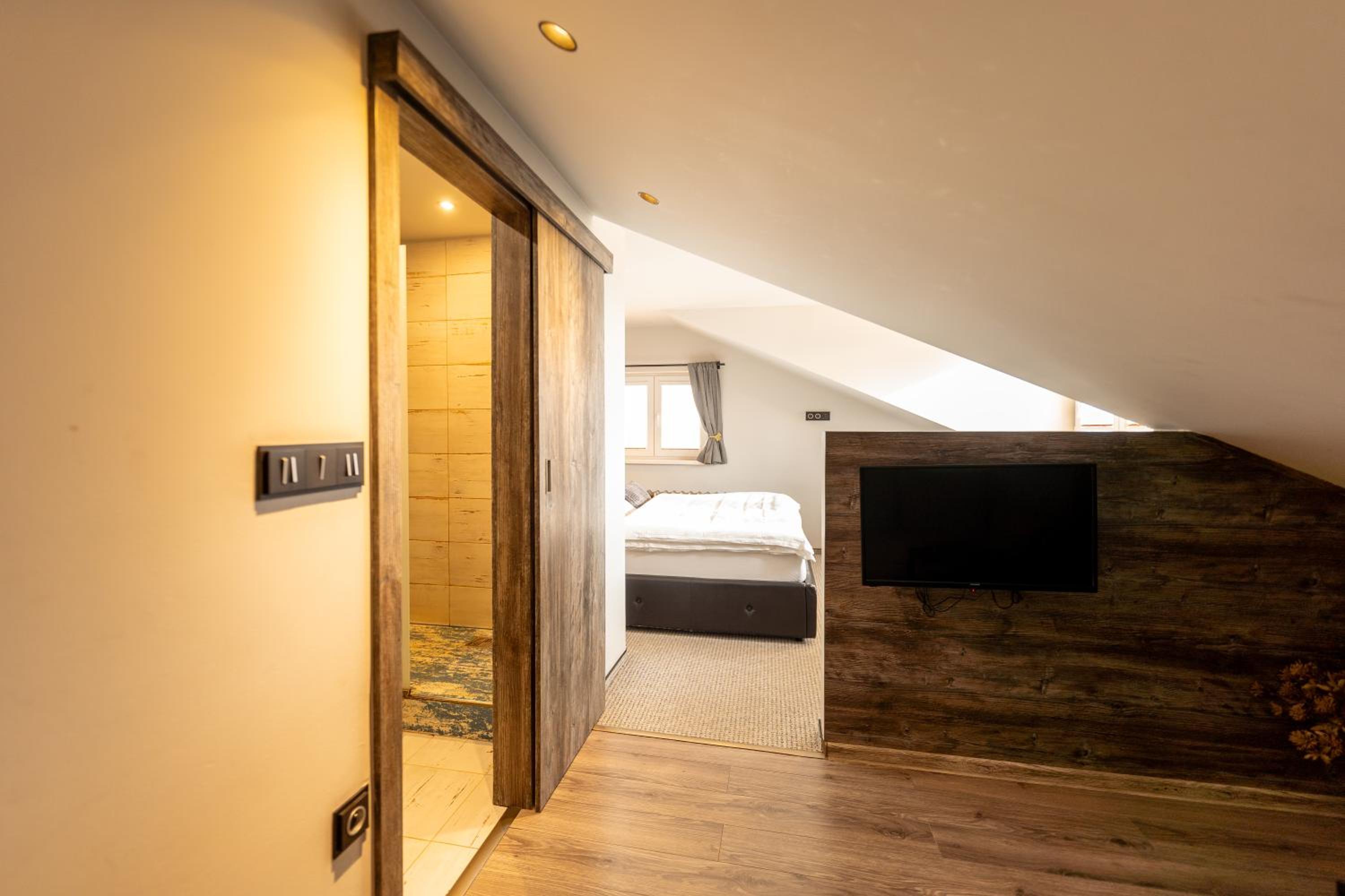 Superior King Room photo 2