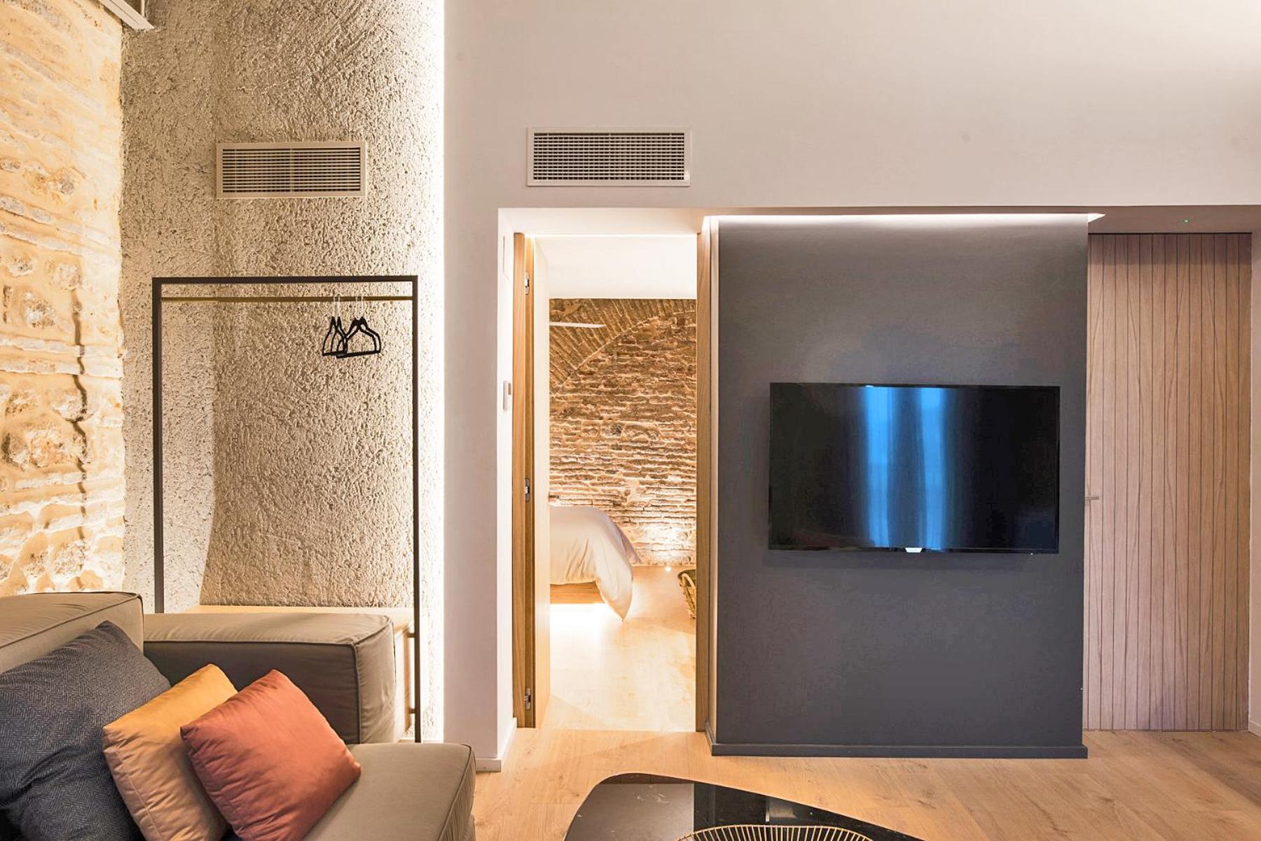 One-Bedroom Apartment - Photo 8