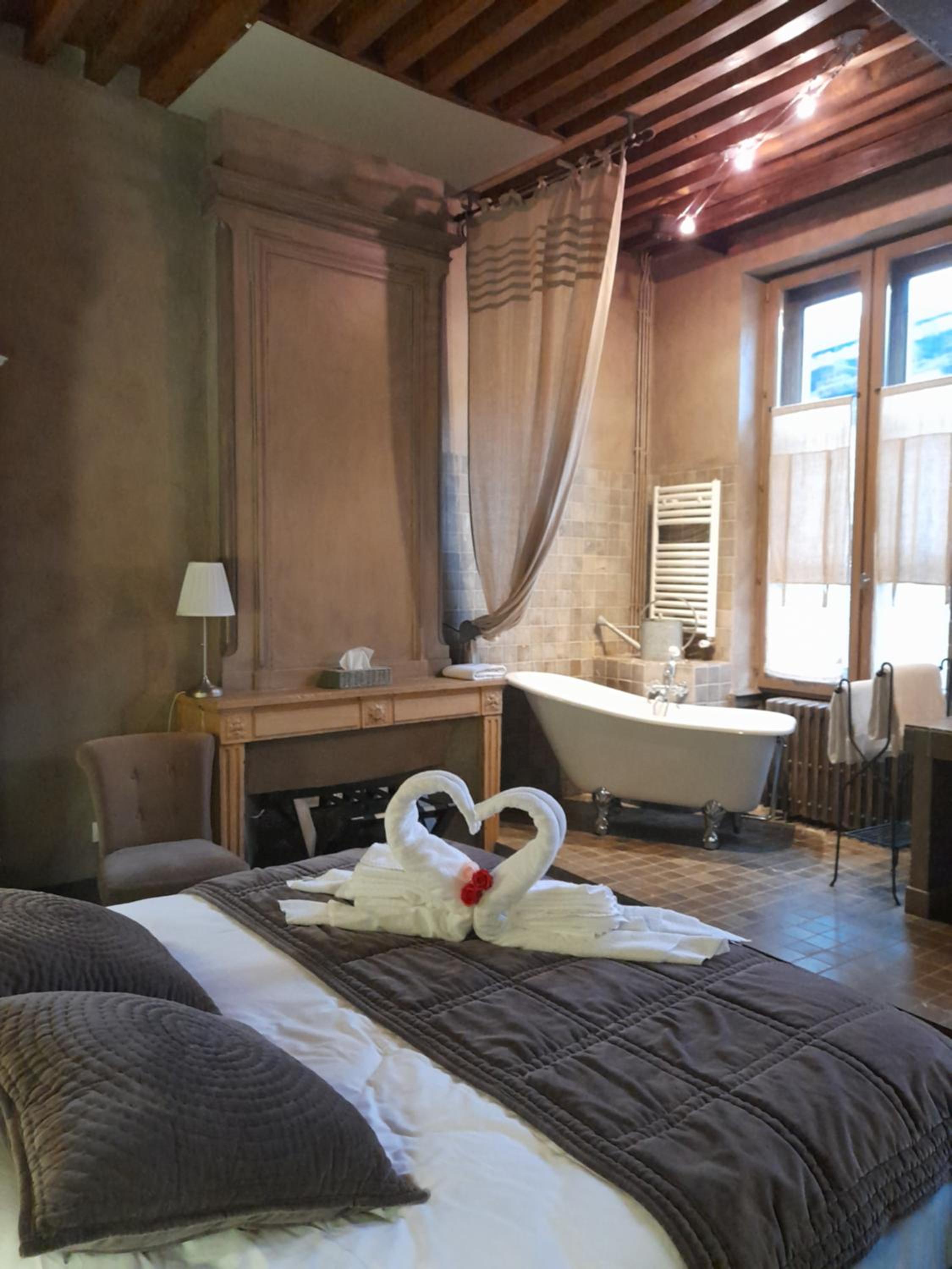 Deluxe Room - Photo 2