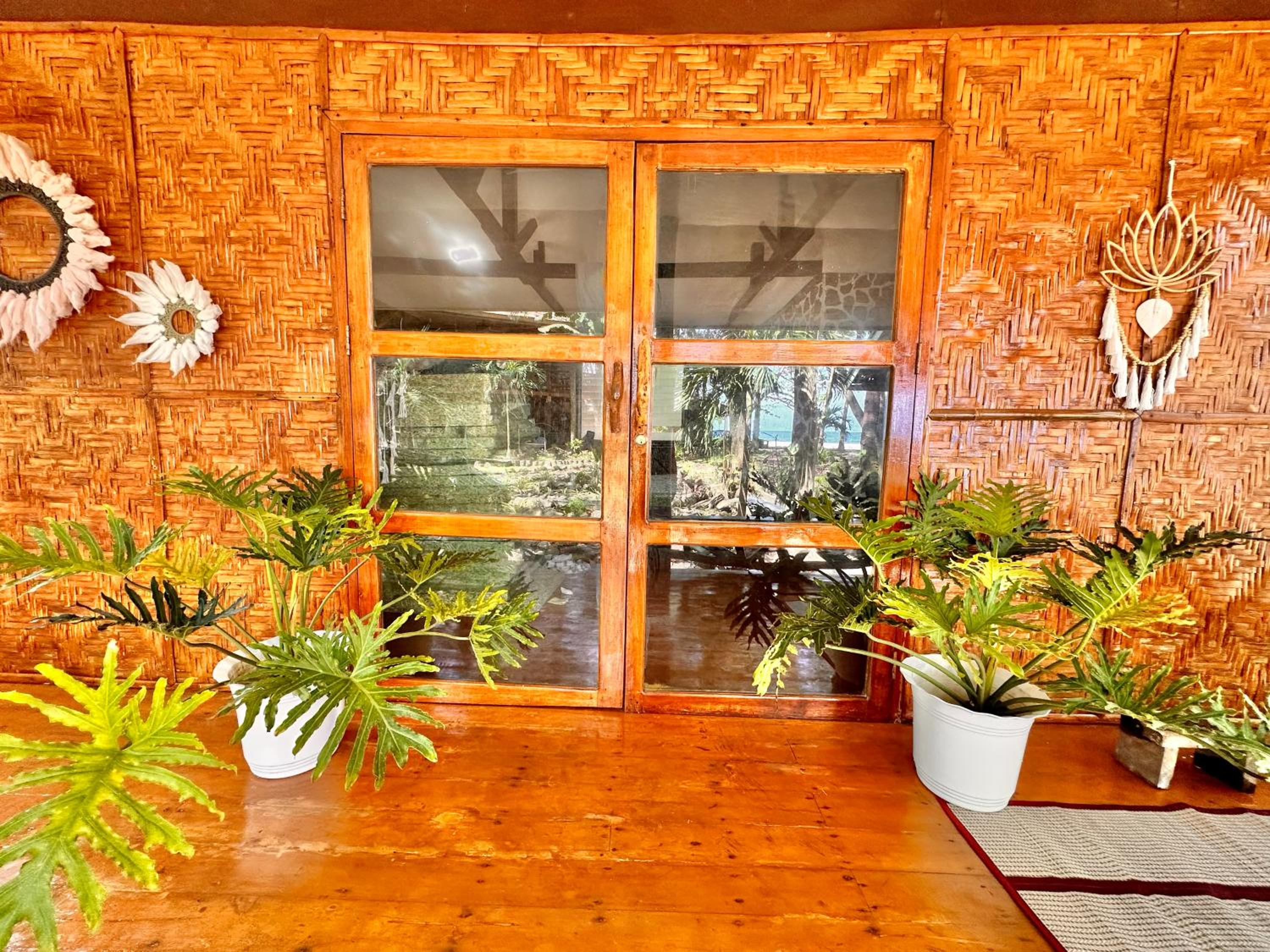 Bungalow with Sea View photo 2