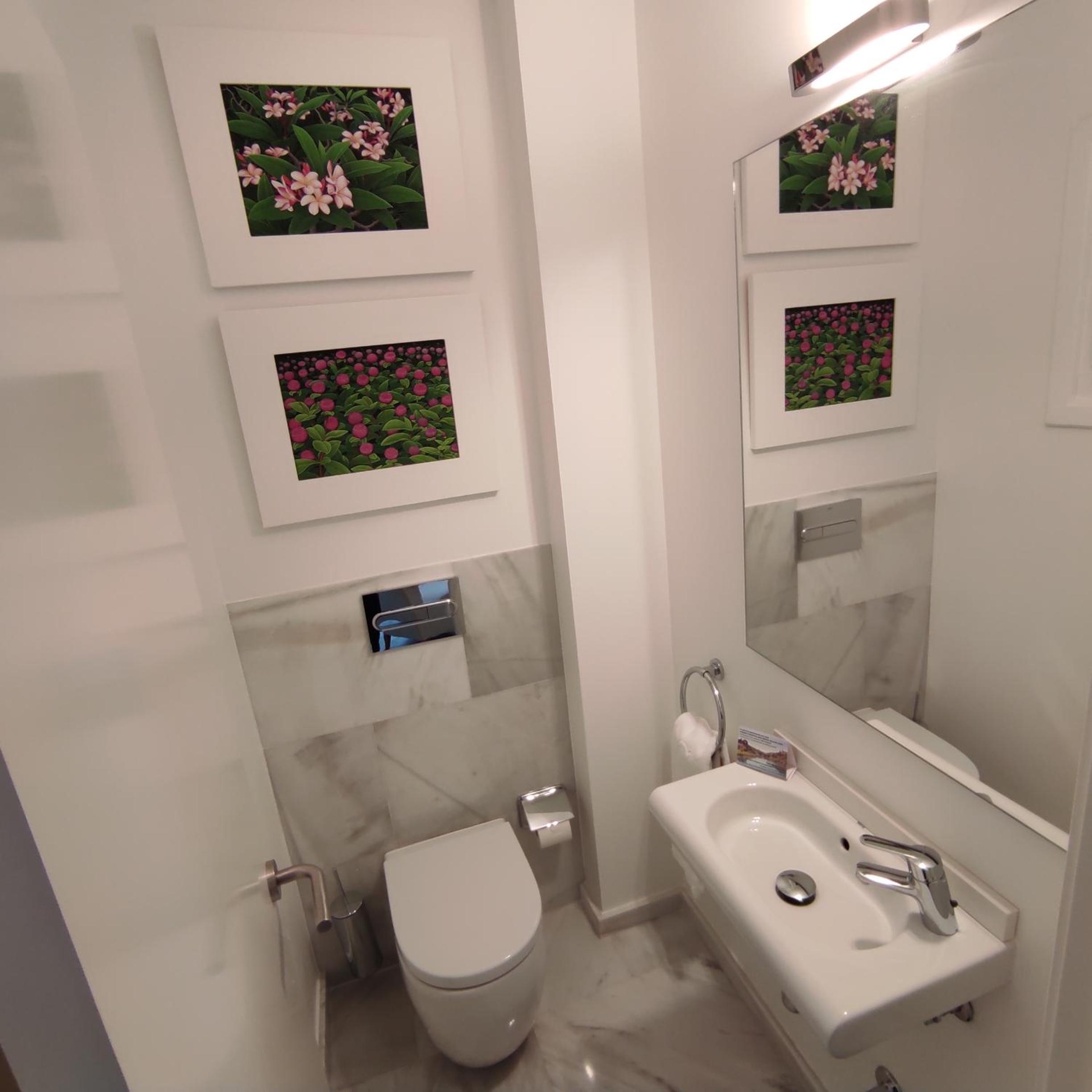 Executive Suite - Photo 10