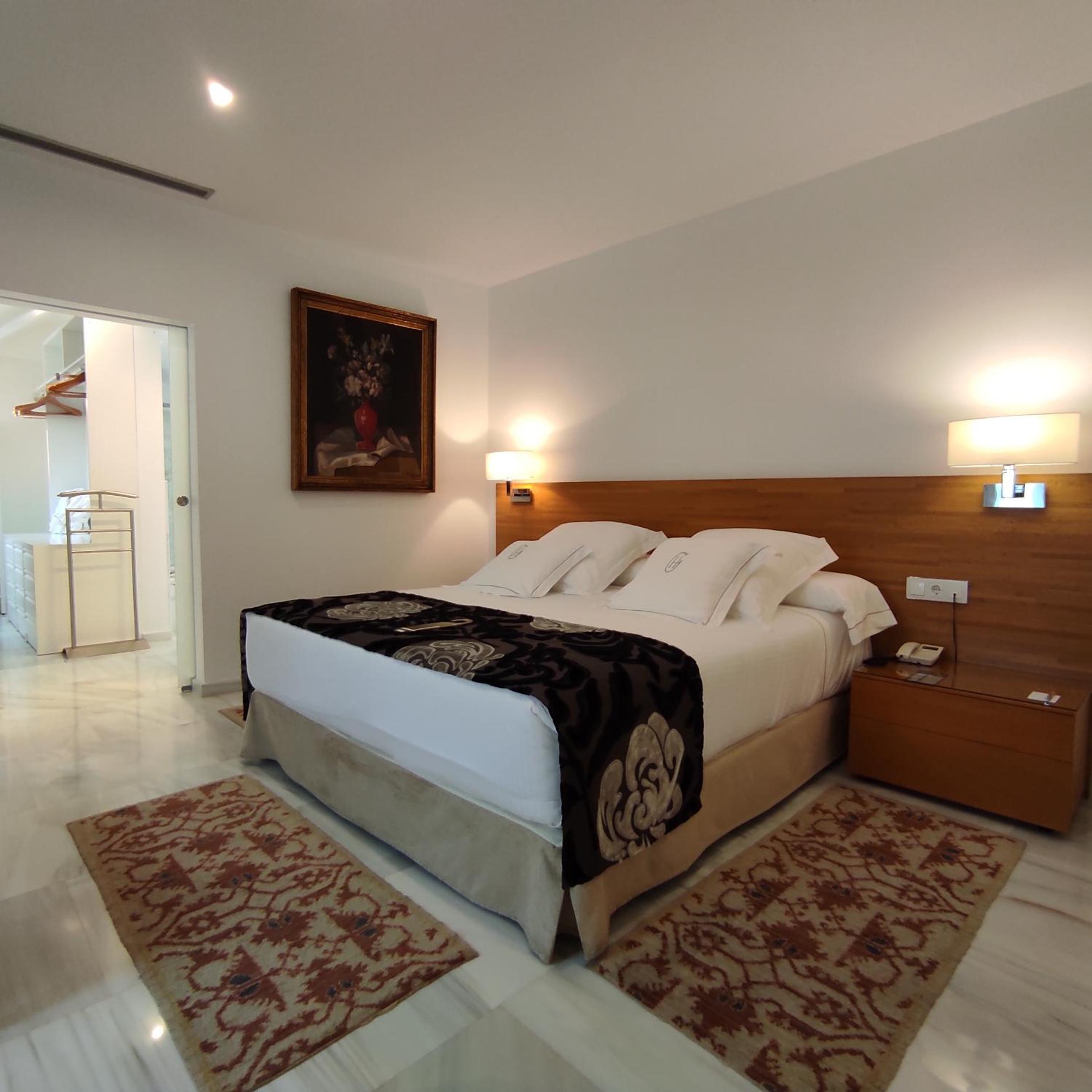 Executive Suite - Photo 1