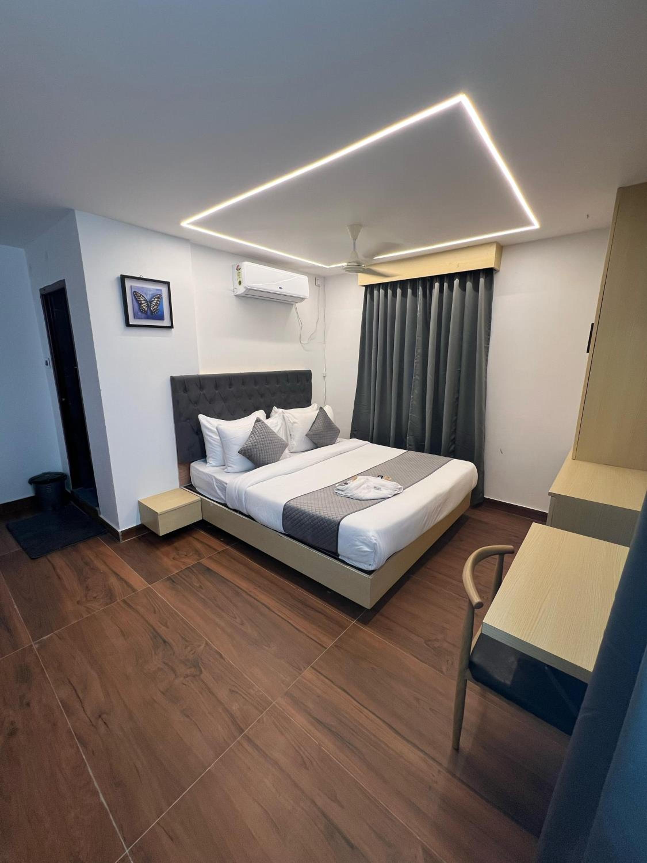 Double Room - Photo 6