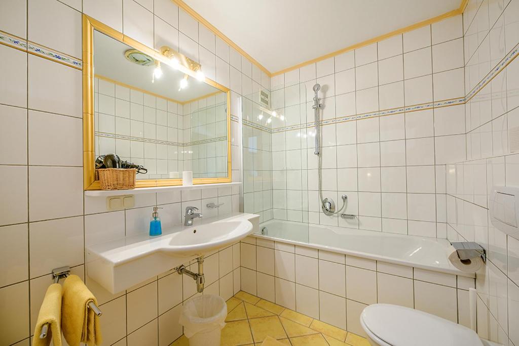 One-Bedroom Apartment photo 3