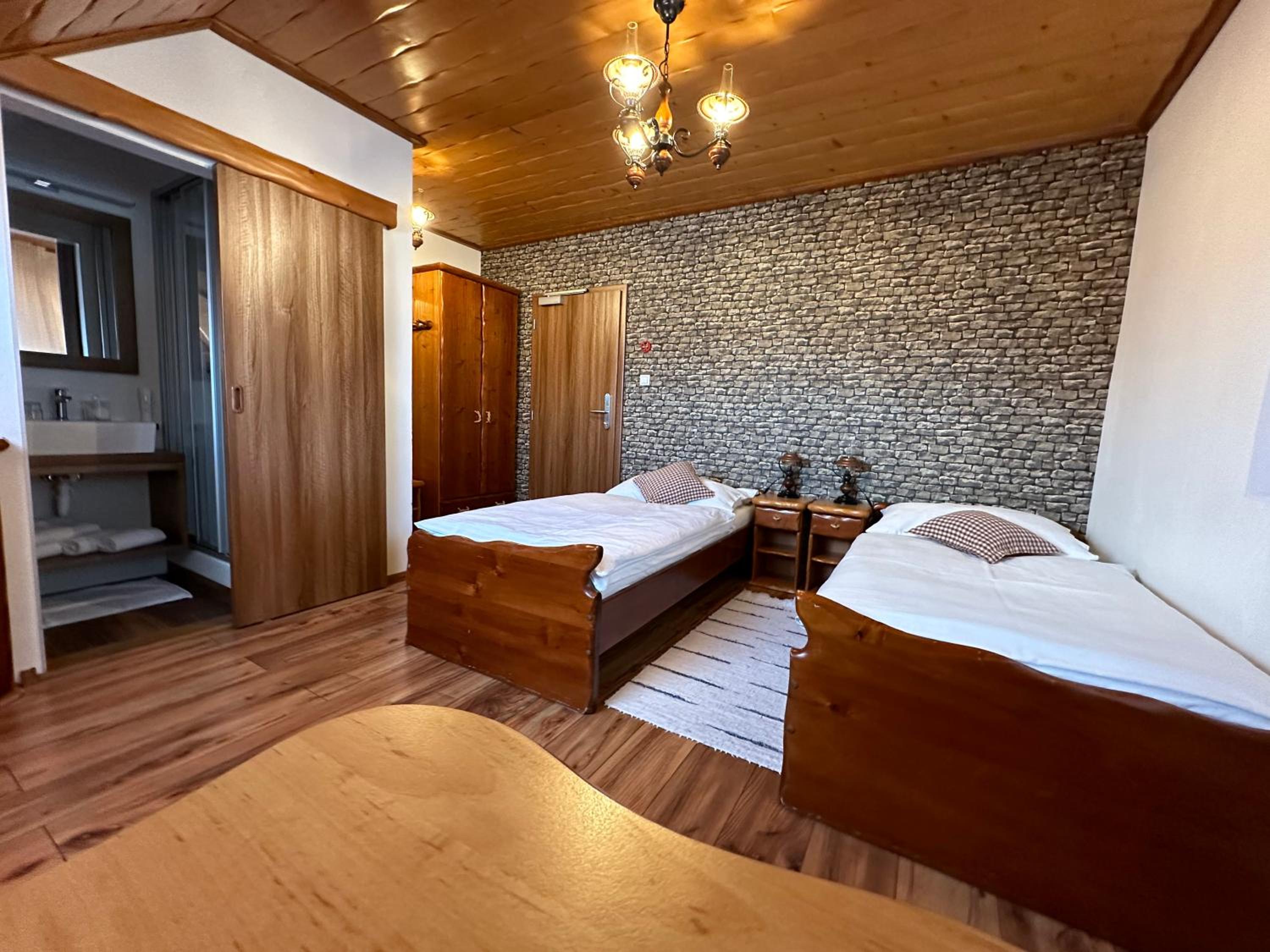 Twin Room with Shower photo 1