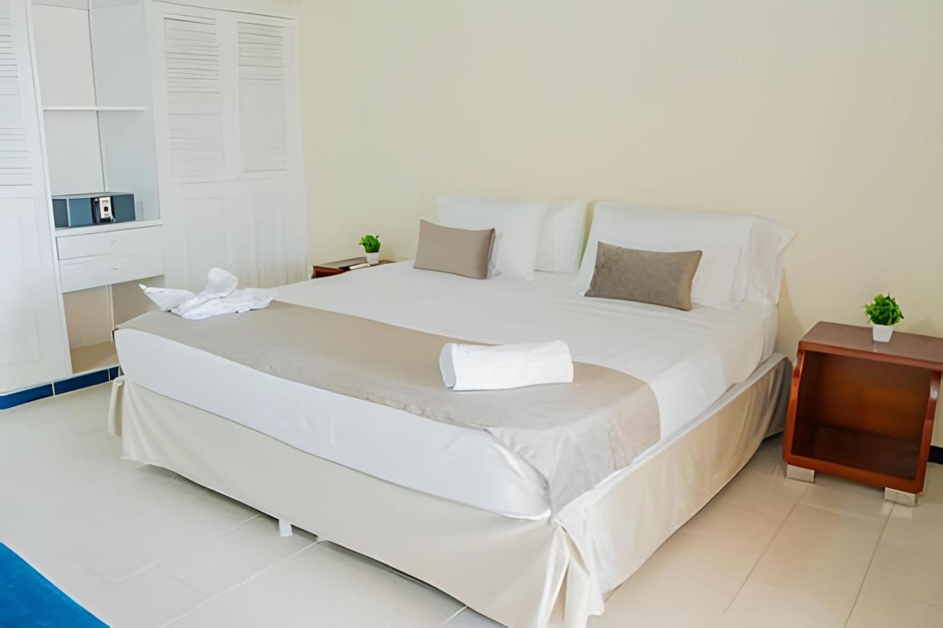 Superior One-Bedroom Apartment