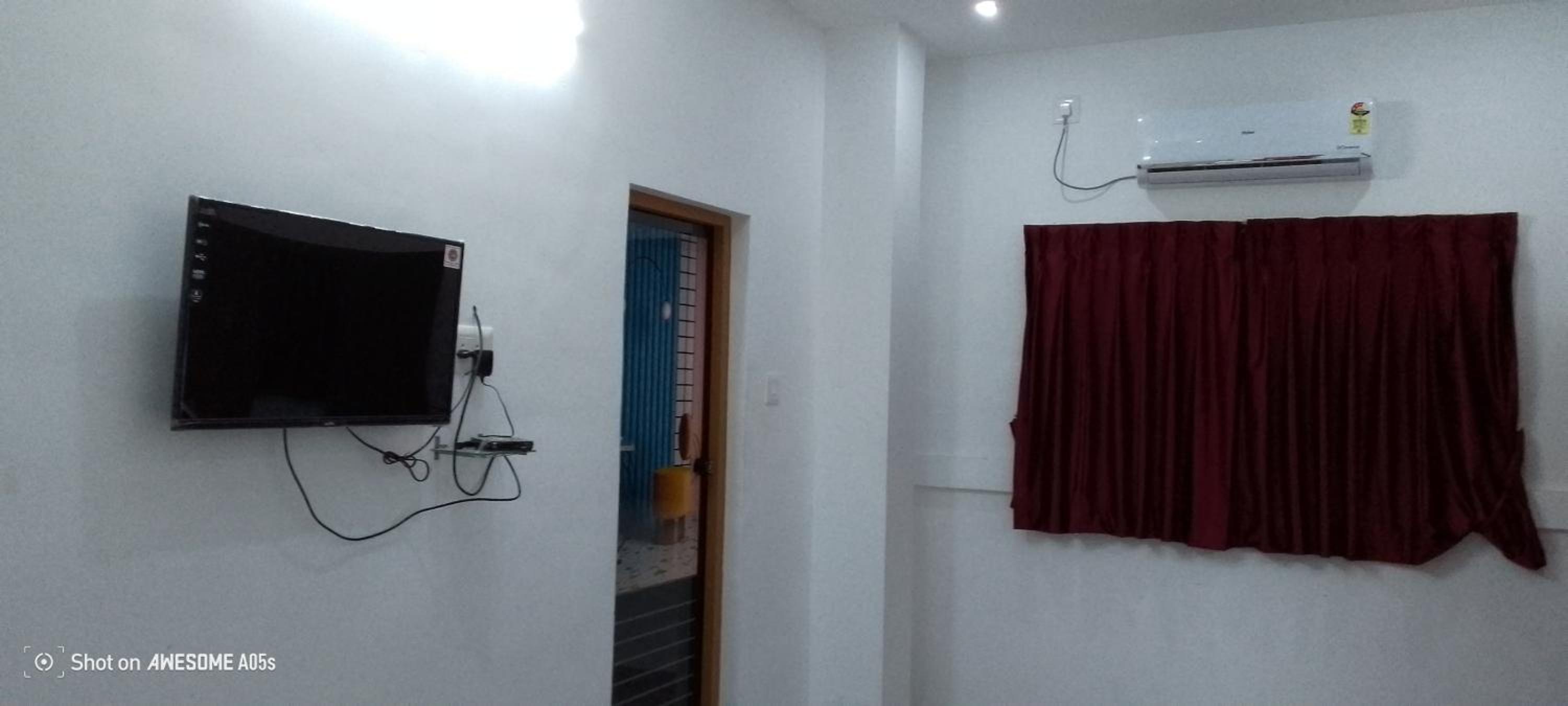 Deluxe King Room photo 2