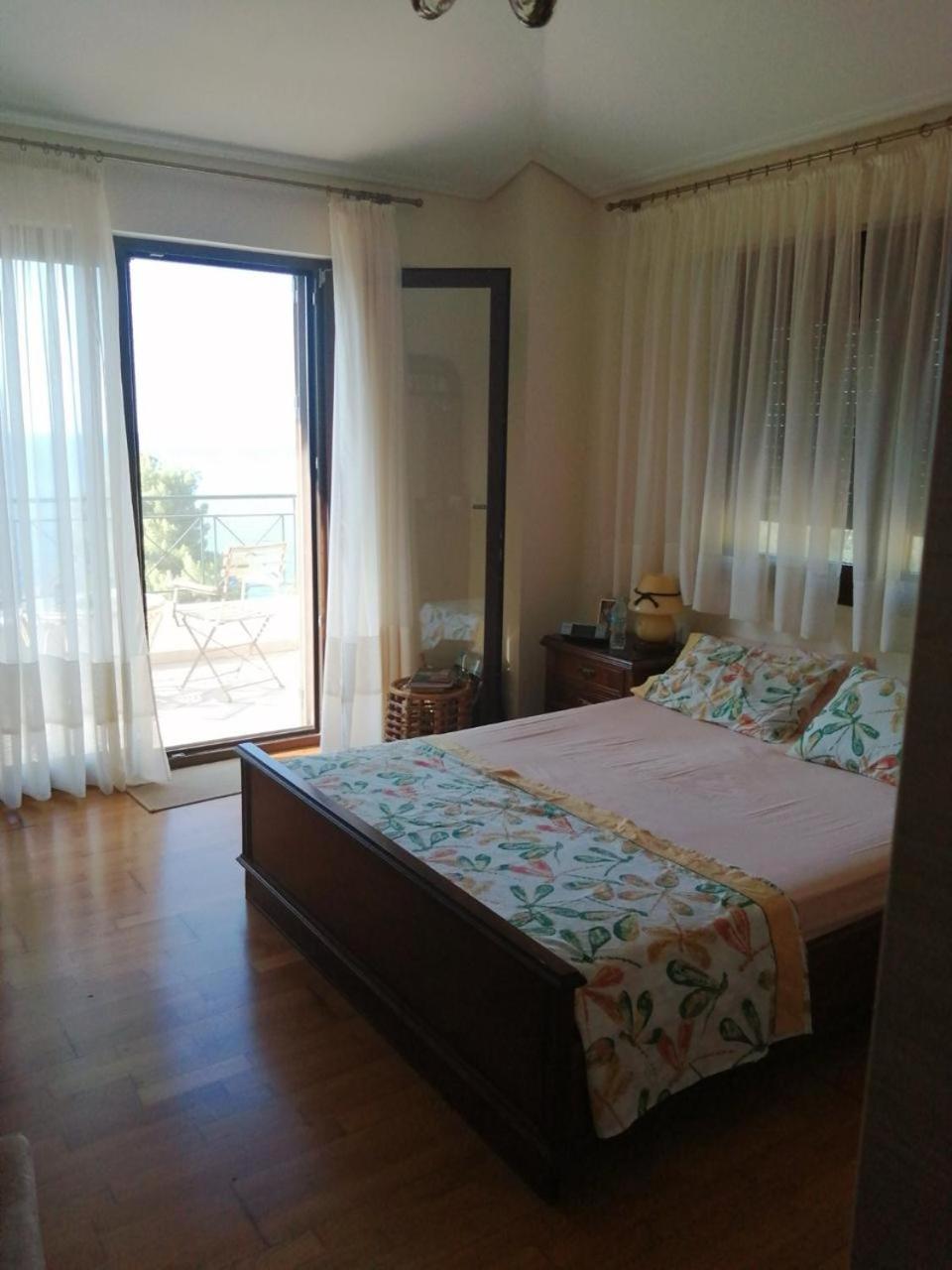 One-Bedroom House photo 3