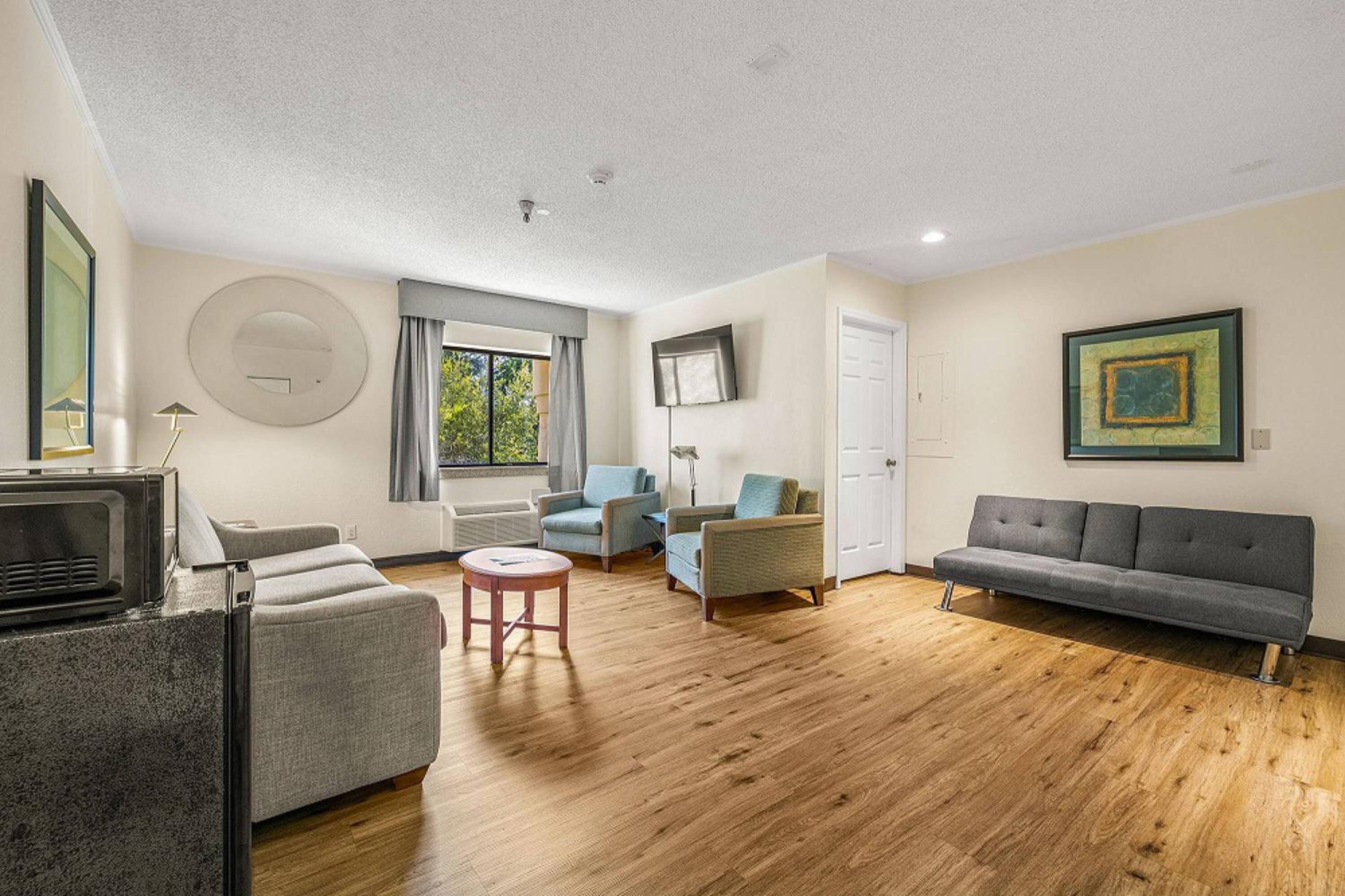 King Studio Suite - Non-Smoking - Photo 1