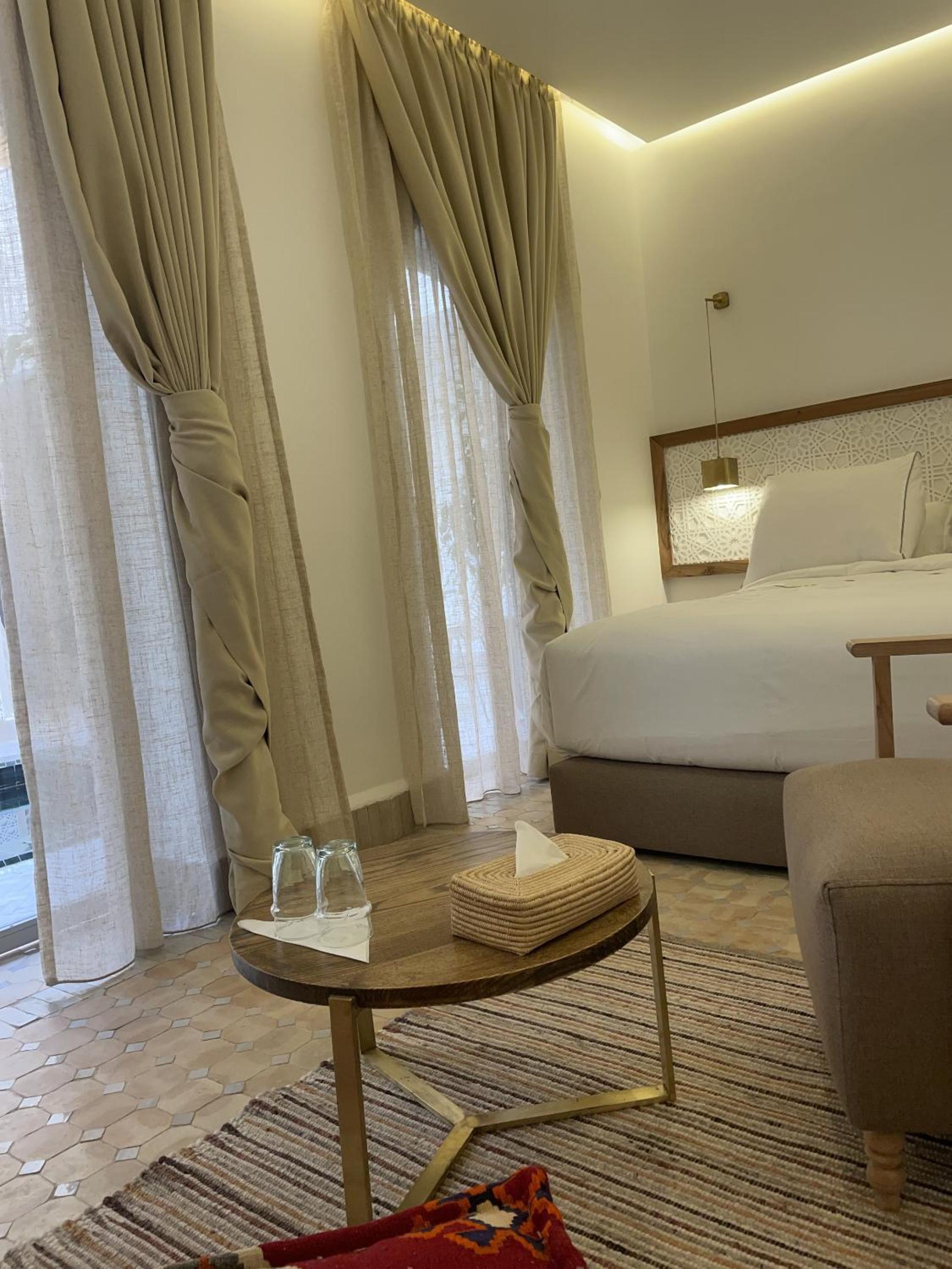 Double Room with Private Bathroom - Photo 15