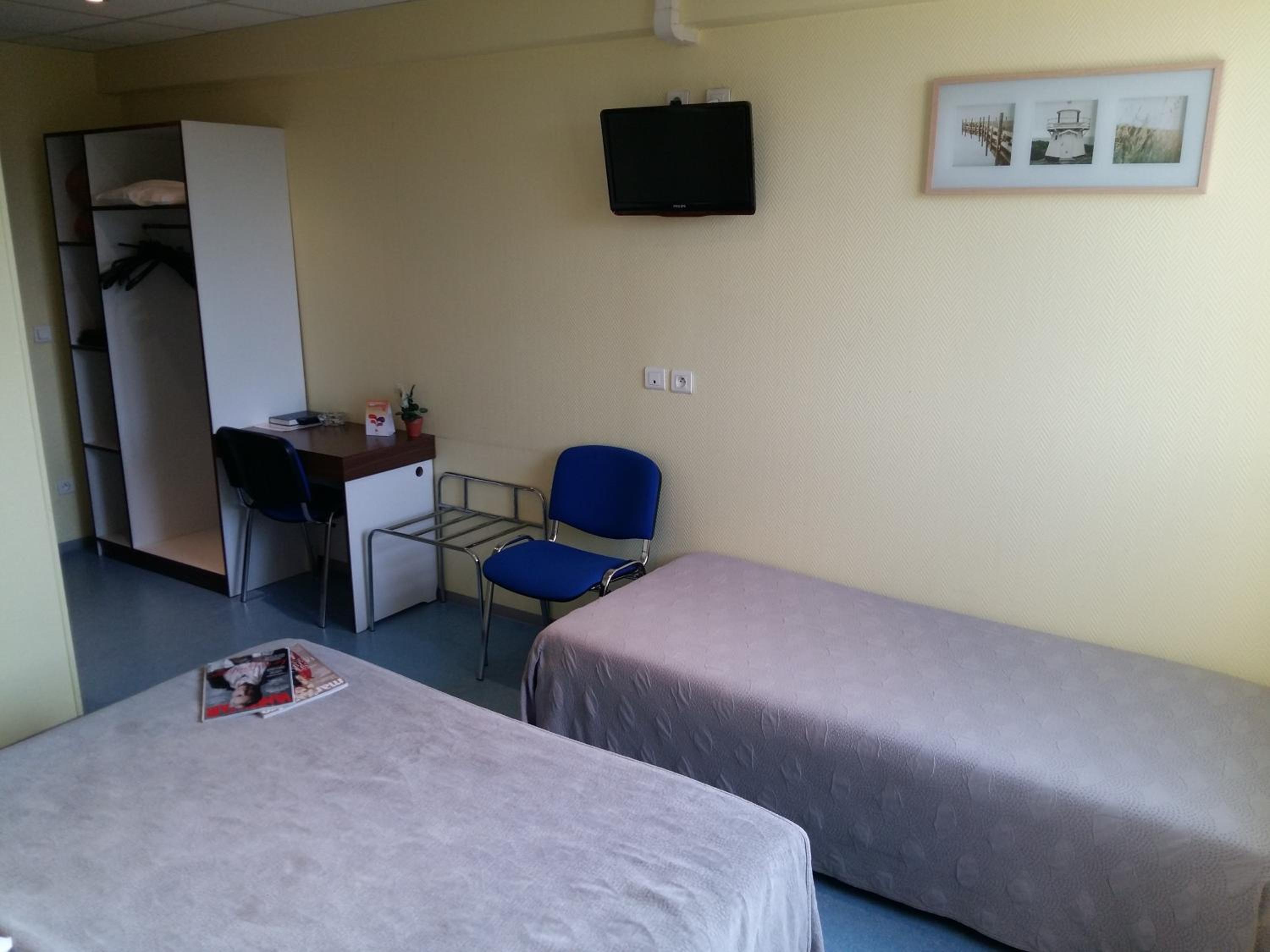 Double or Twin Room - Photo 2