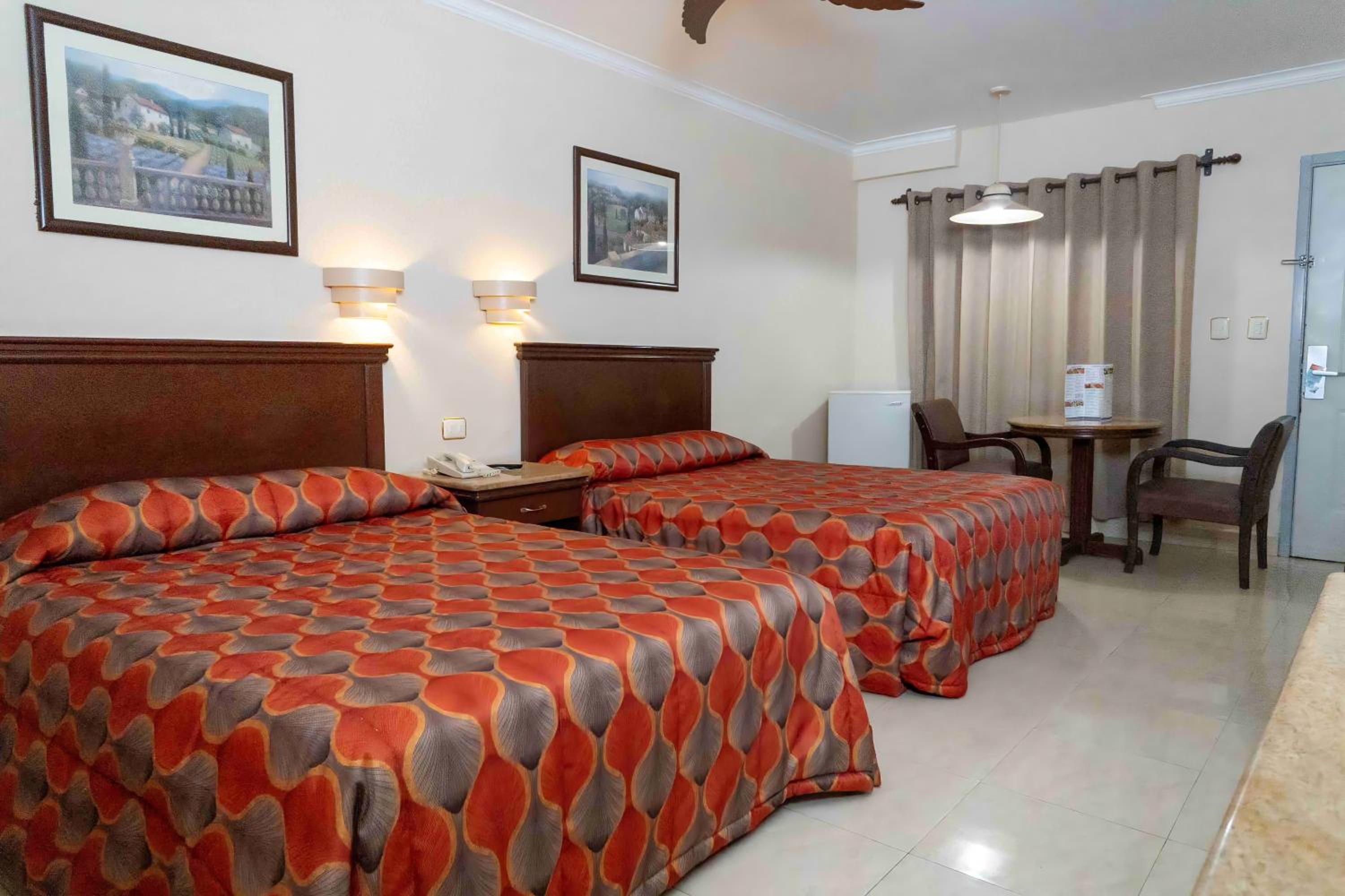 Double Room with Two Double Beds photo 3