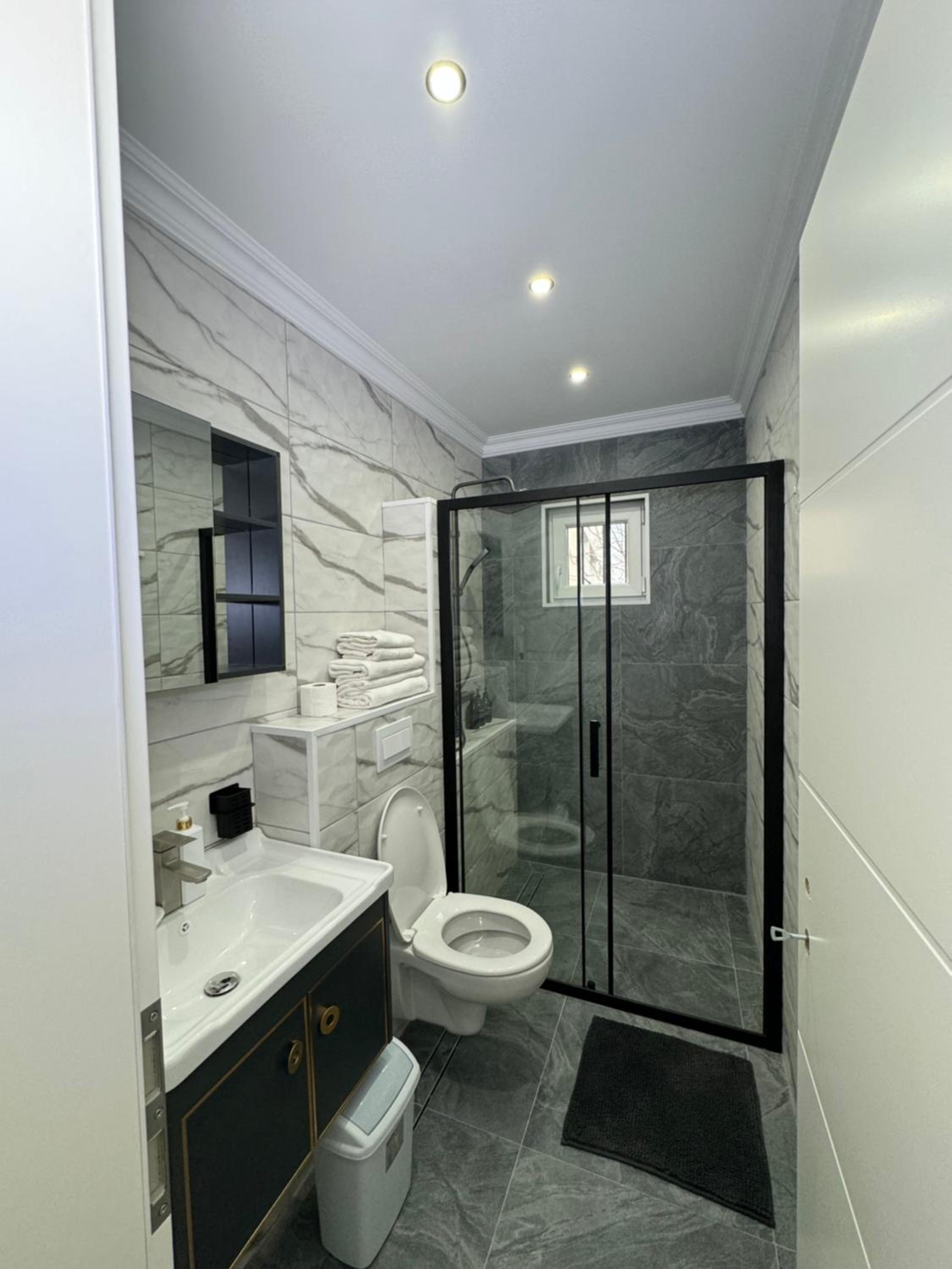 Deluxe Double Room with Balcony - Photo 13
