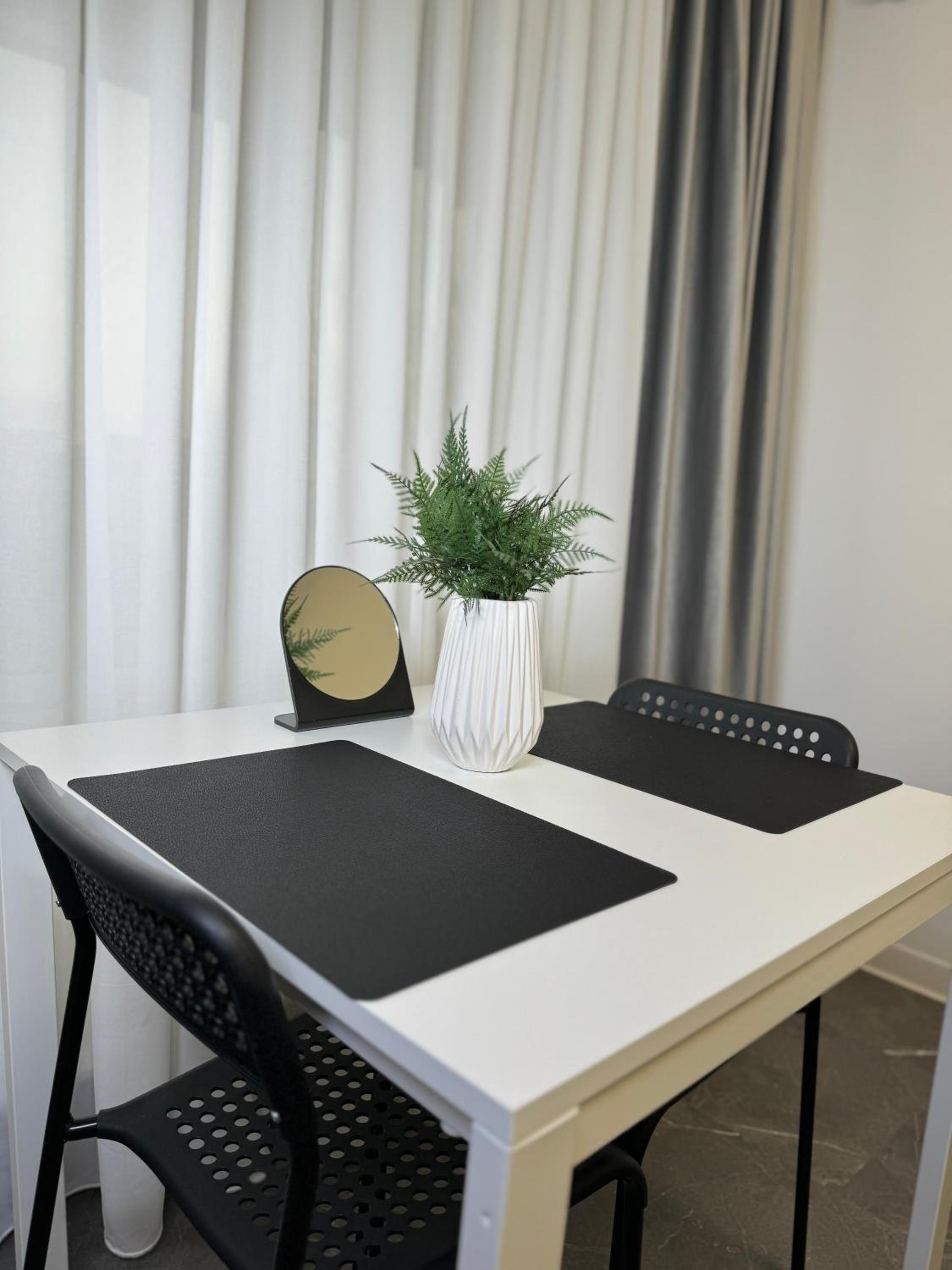 Deluxe Double Room with Balcony - Photo 7